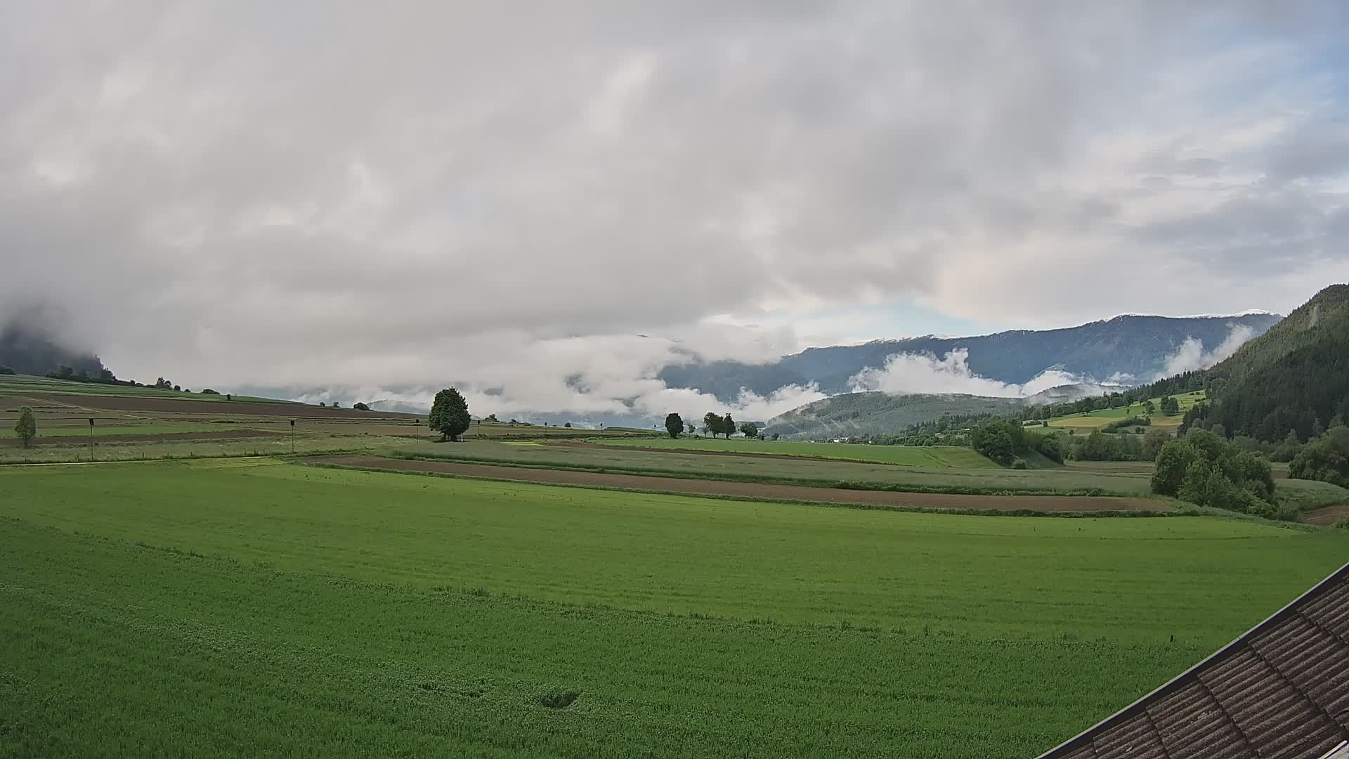 Gais | Vista desde la finca Winklerhof hacia Plan de Corones y los Dolomitas
