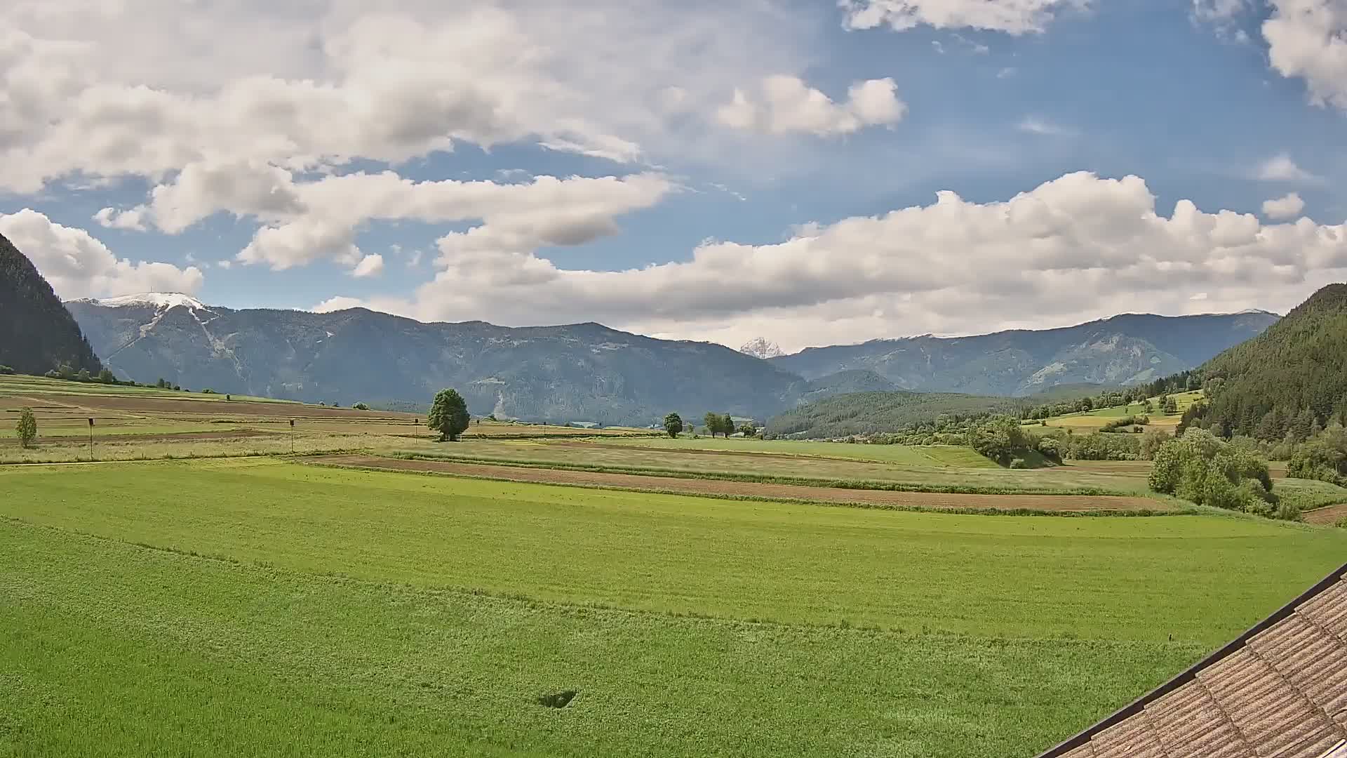 Gais | Blick vom Vintage Farm Winklerhof auf Kronplatz und Dolomiten