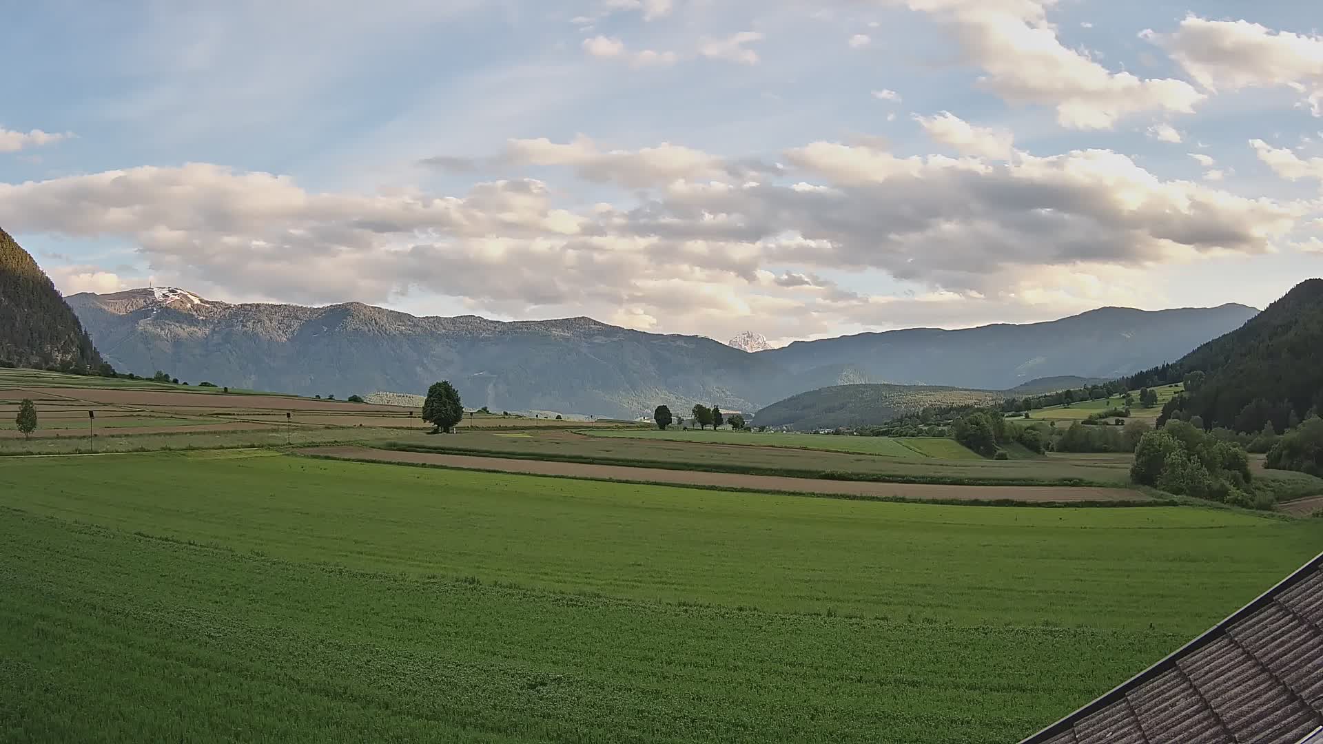Gais | Blick vom Vintage Farm Winklerhof auf Kronplatz und Dolomiten
