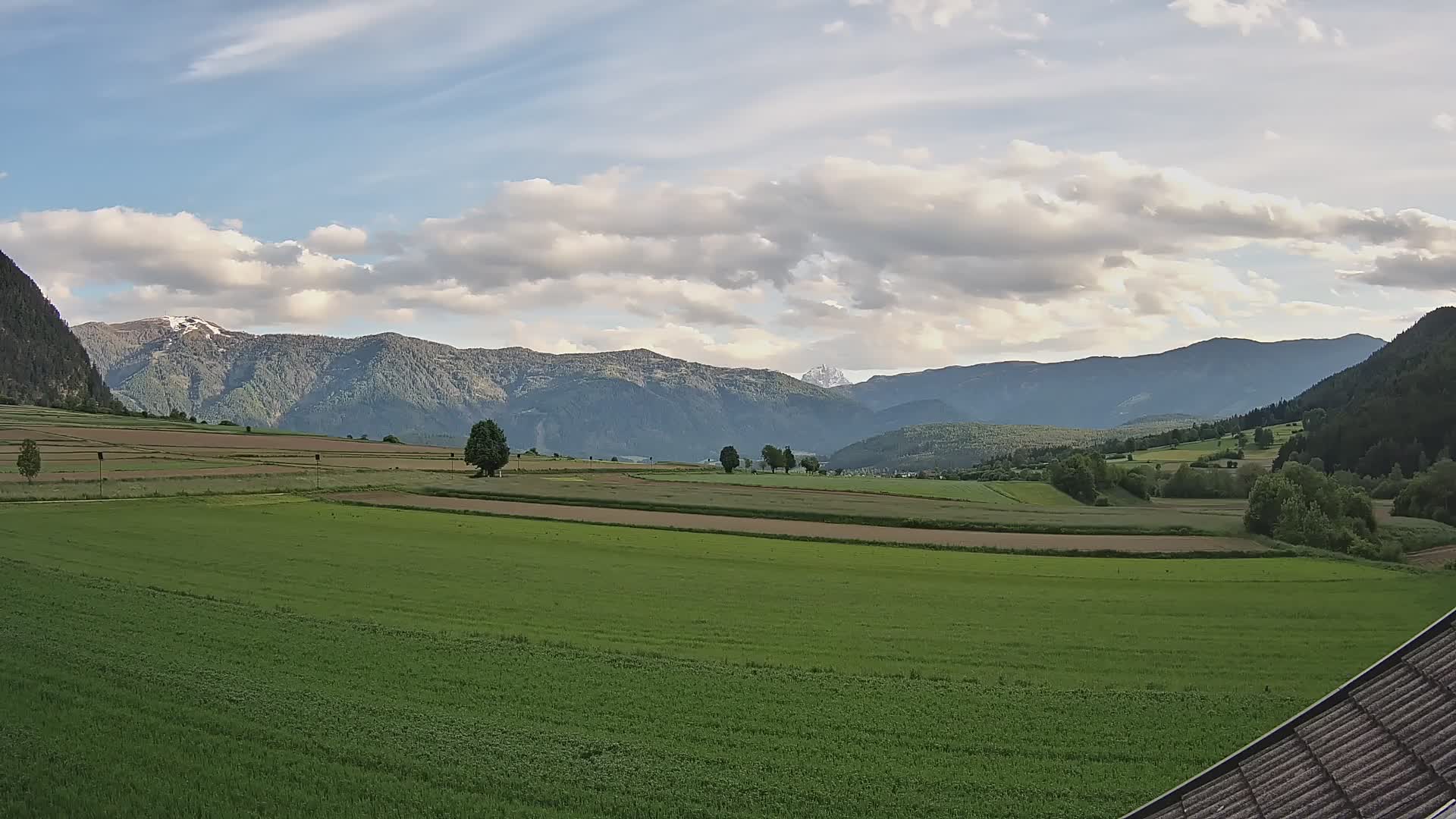 Gais | Blick vom Vintage Farm Winklerhof auf Kronplatz und Dolomiten