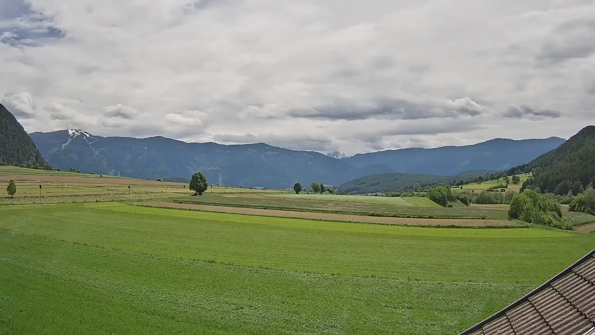 Gais | Blick vom Vintage Farm Winklerhof auf Kronplatz und Dolomiten
