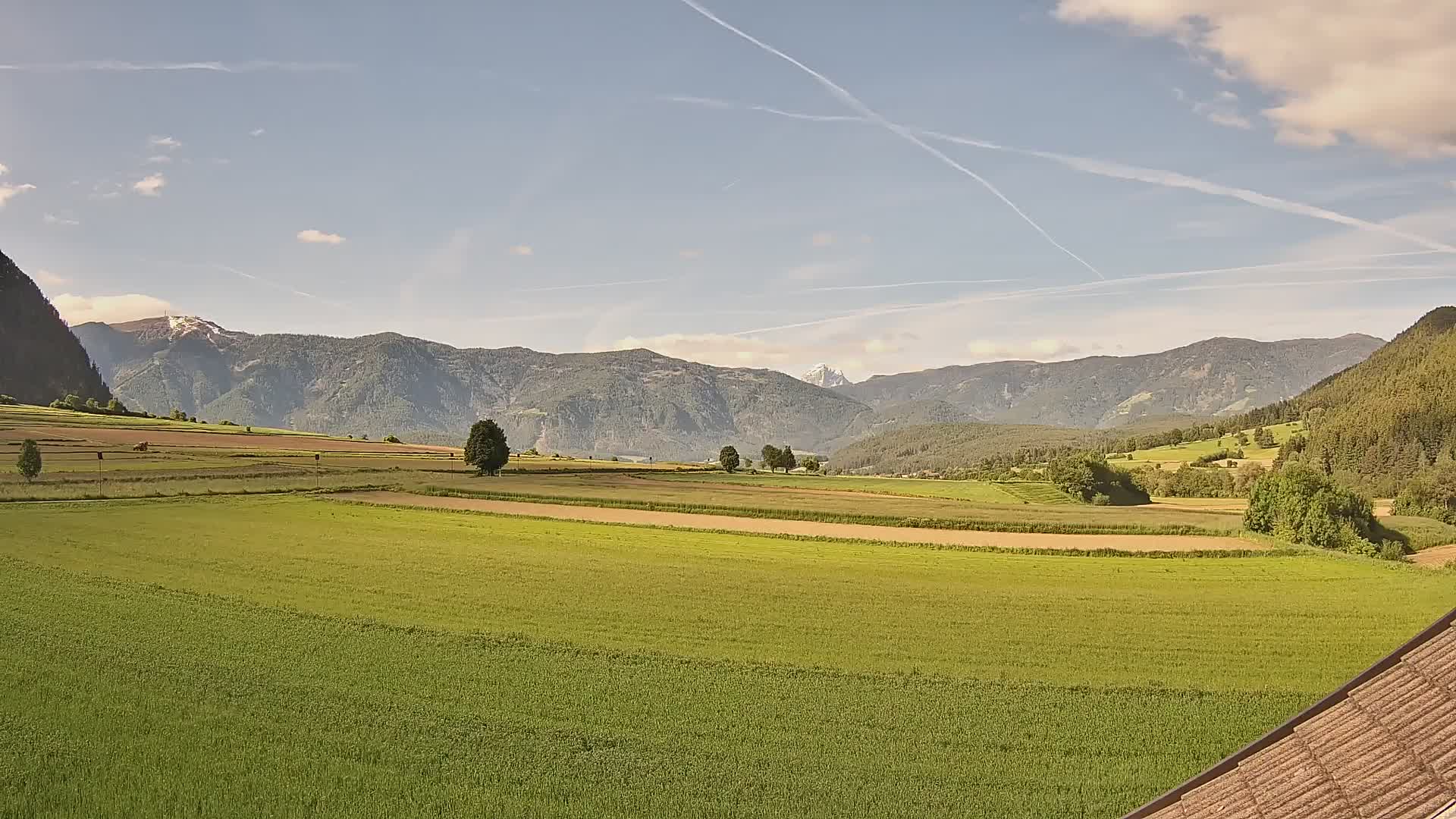 Gais | Blick vom Vintage Farm Winklerhof auf Kronplatz und Dolomiten