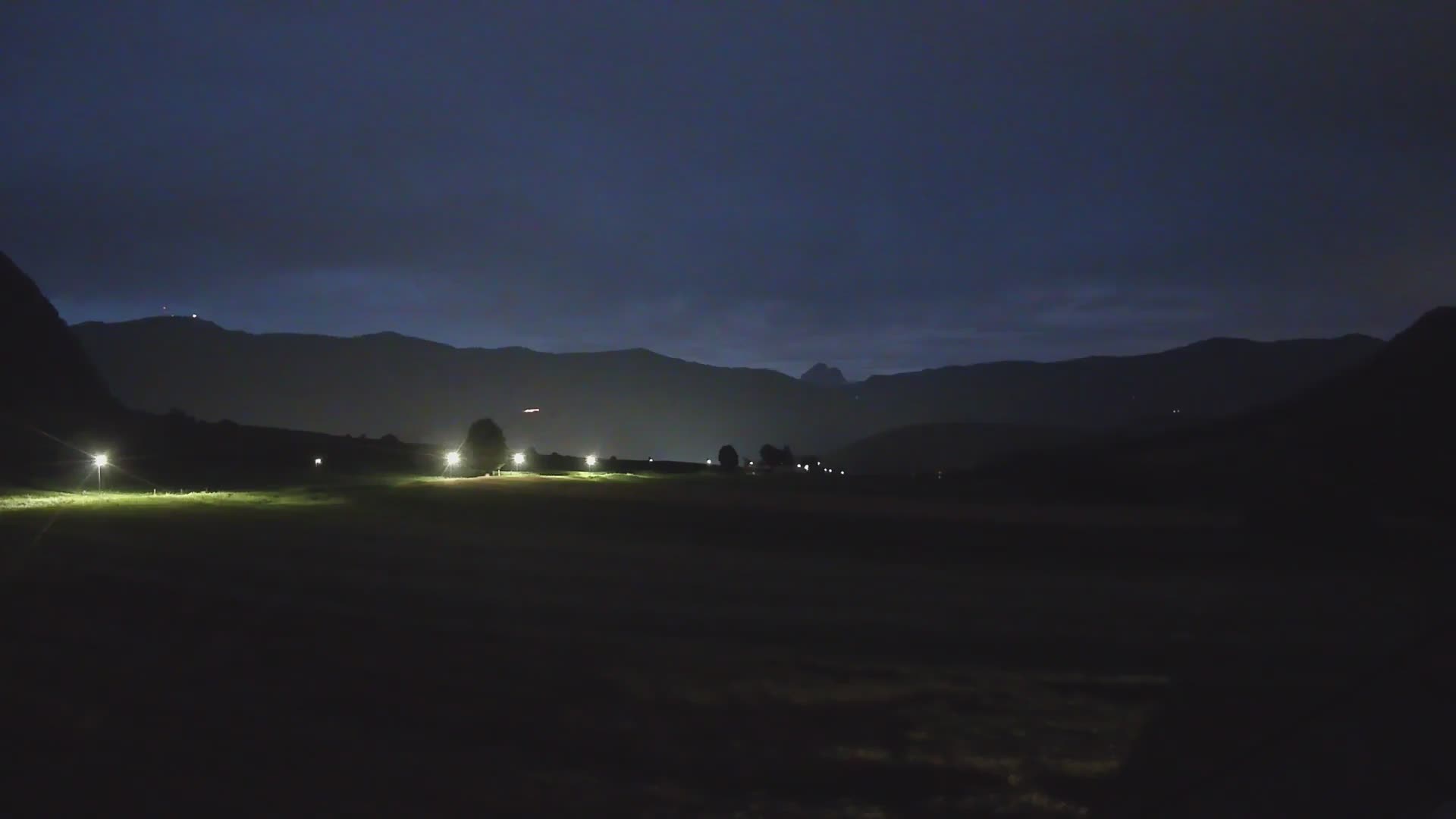 Gais | Vista dall’agriturismo Winklerhof verso Plan de Corones e le Dolomiti