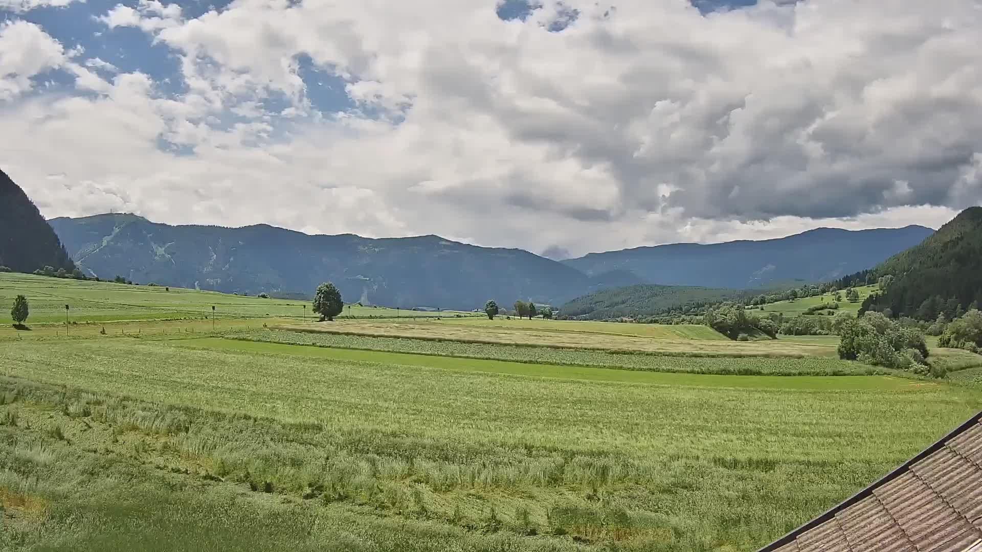 Gais | Vista desde la finca Winklerhof hacia Plan de Corones y los Dolomitas