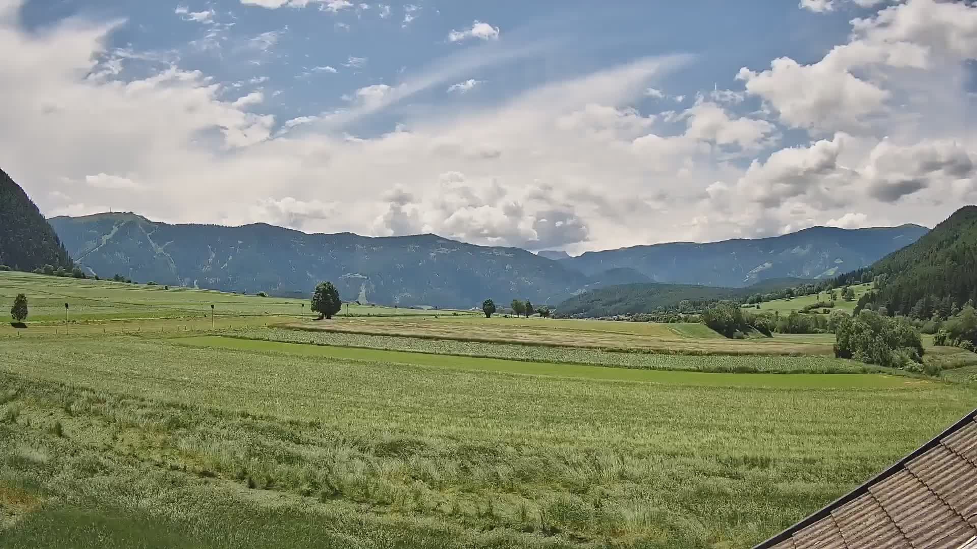 Gais | Vista desde la finca Winklerhof hacia Plan de Corones y los Dolomitas