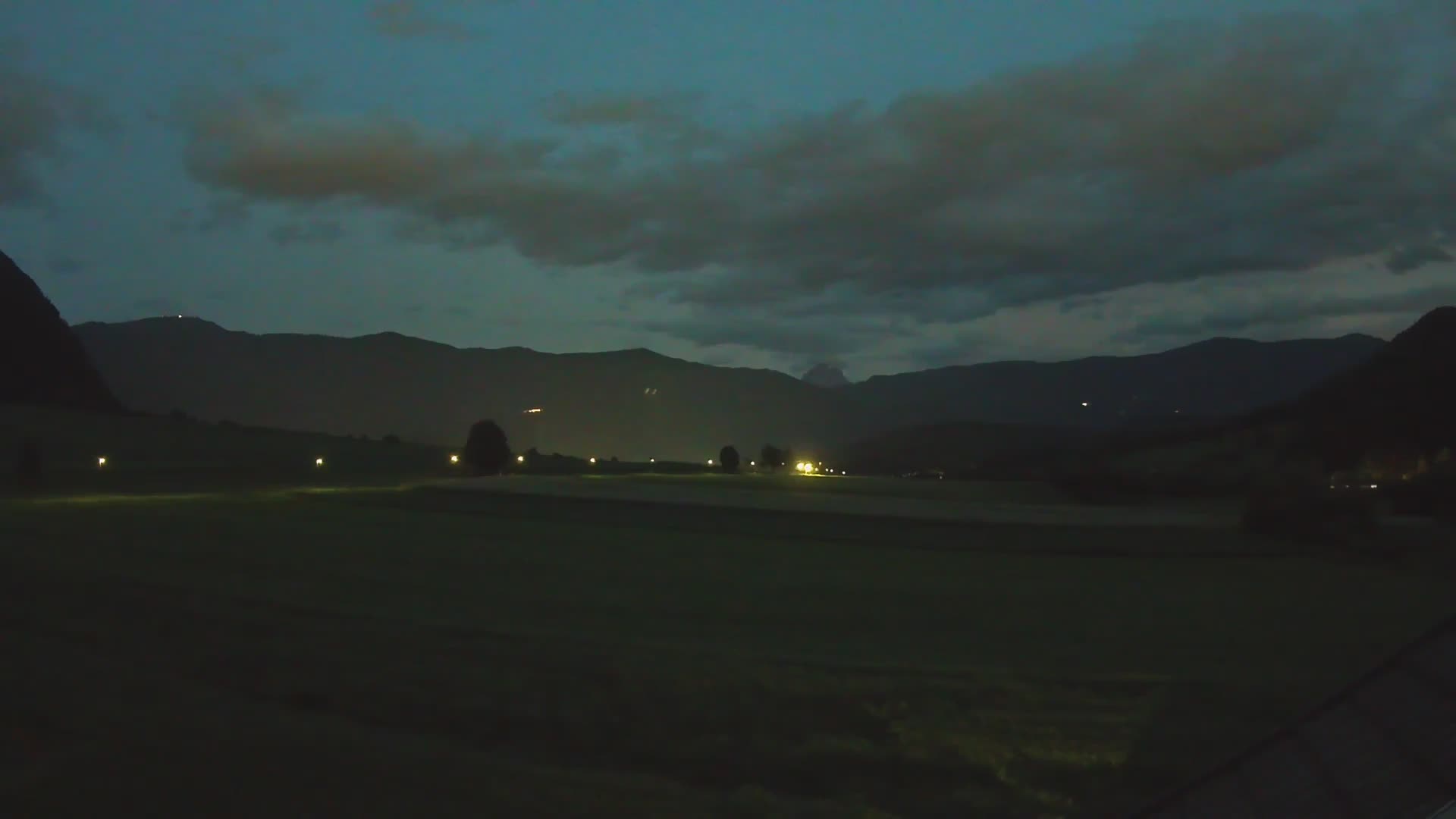 Gais | Blick vom Vintage Farm Winklerhof auf Kronplatz und Dolomiten