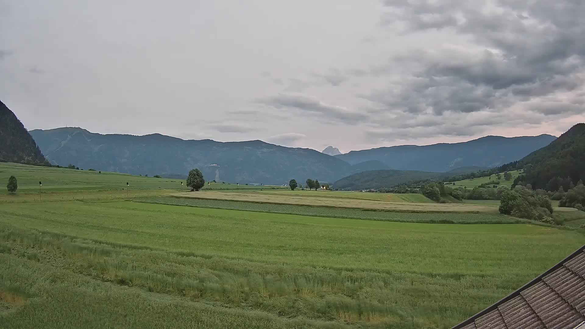 Gais | Vista desde la finca Winklerhof hacia Plan de Corones y los Dolomitas