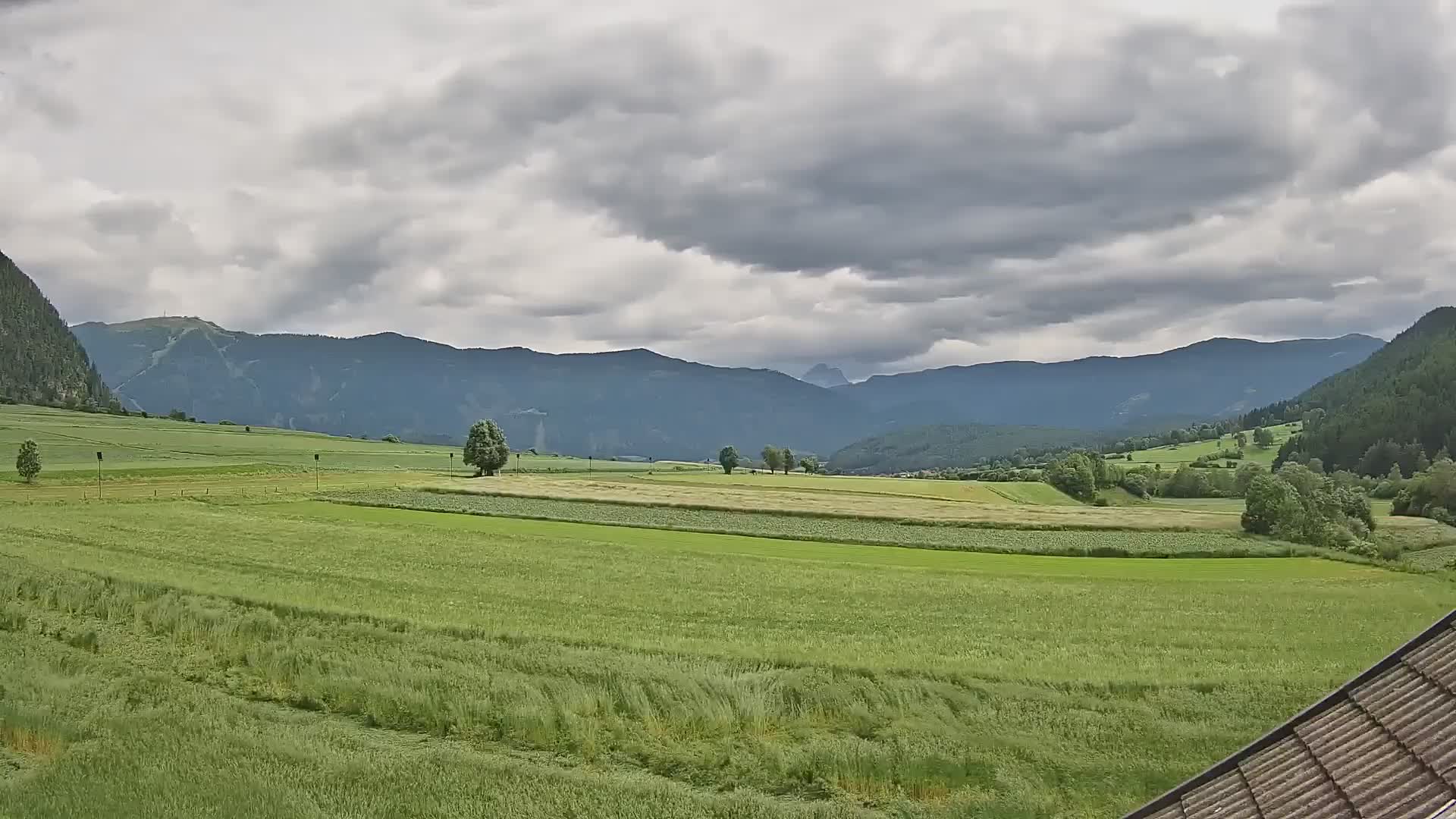 Gais | Vista desde la finca Winklerhof hacia Plan de Corones y los Dolomitas