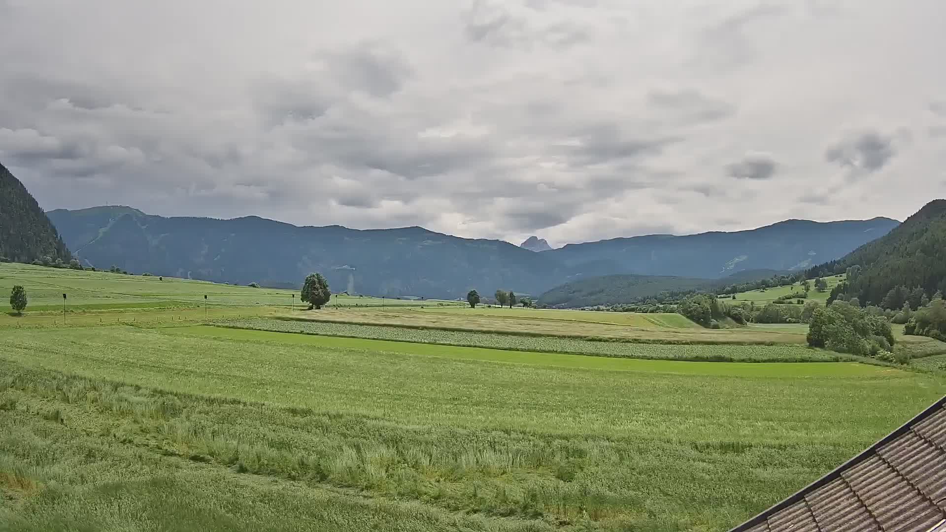 Gais | Blick vom Vintage Farm Winklerhof auf Kronplatz und Dolomiten