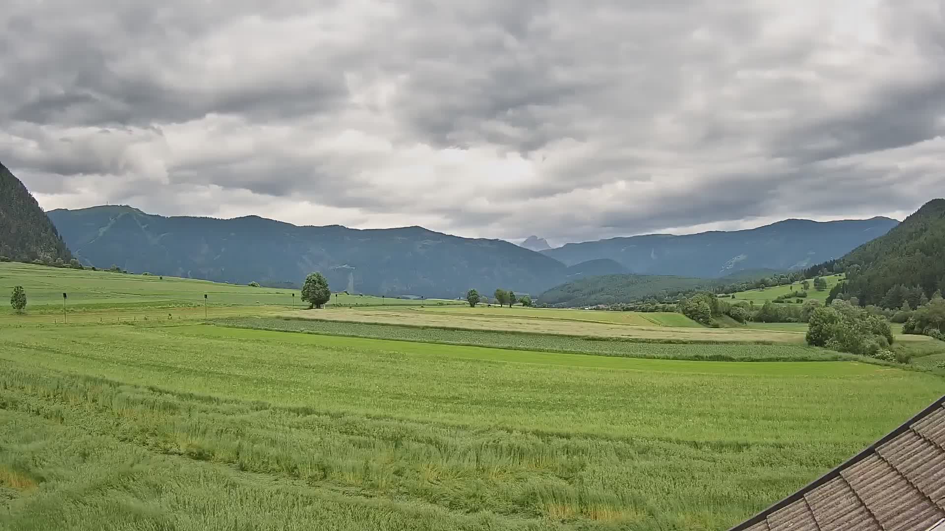 Gais | Blick vom Vintage Farm Winklerhof auf Kronplatz und Dolomiten