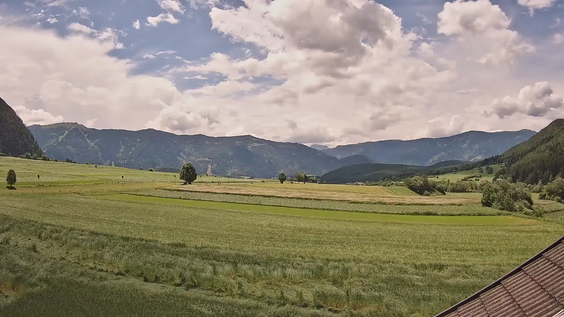 Gais | Blick vom Vintage Farm Winklerhof auf Kronplatz und Dolomiten