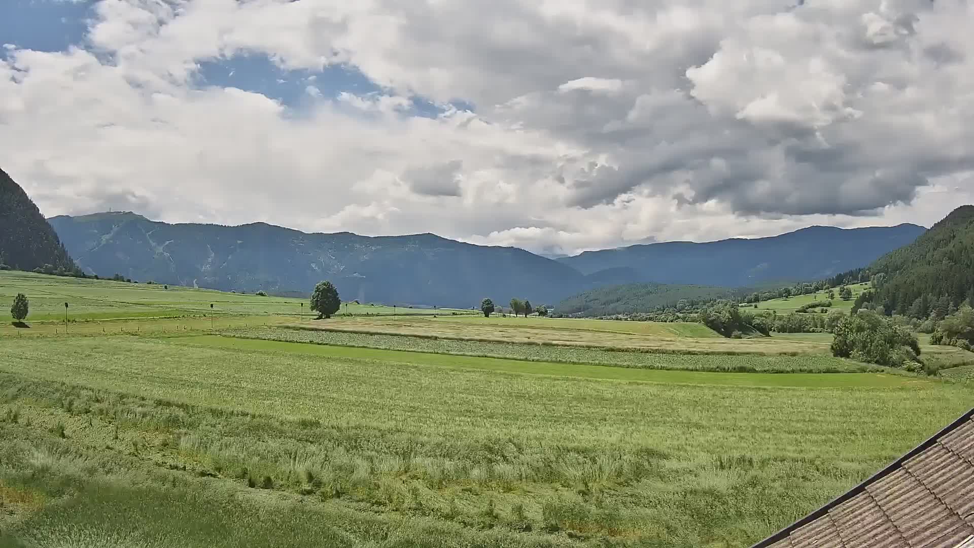 Gais | Blick vom Vintage Farm Winklerhof auf Kronplatz und Dolomiten