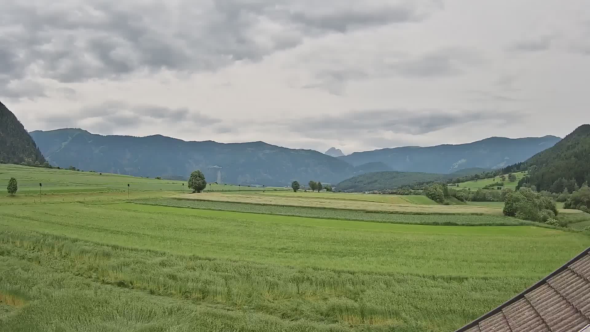 Gais | Vista desde la finca Winklerhof hacia Plan de Corones y los Dolomitas