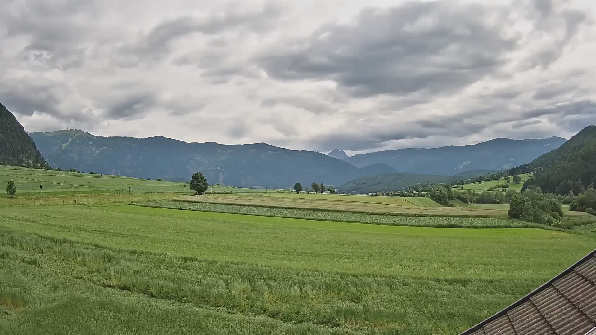 Gais | Vista desde la finca Winklerhof hacia Plan de Corones y los Dolomitas