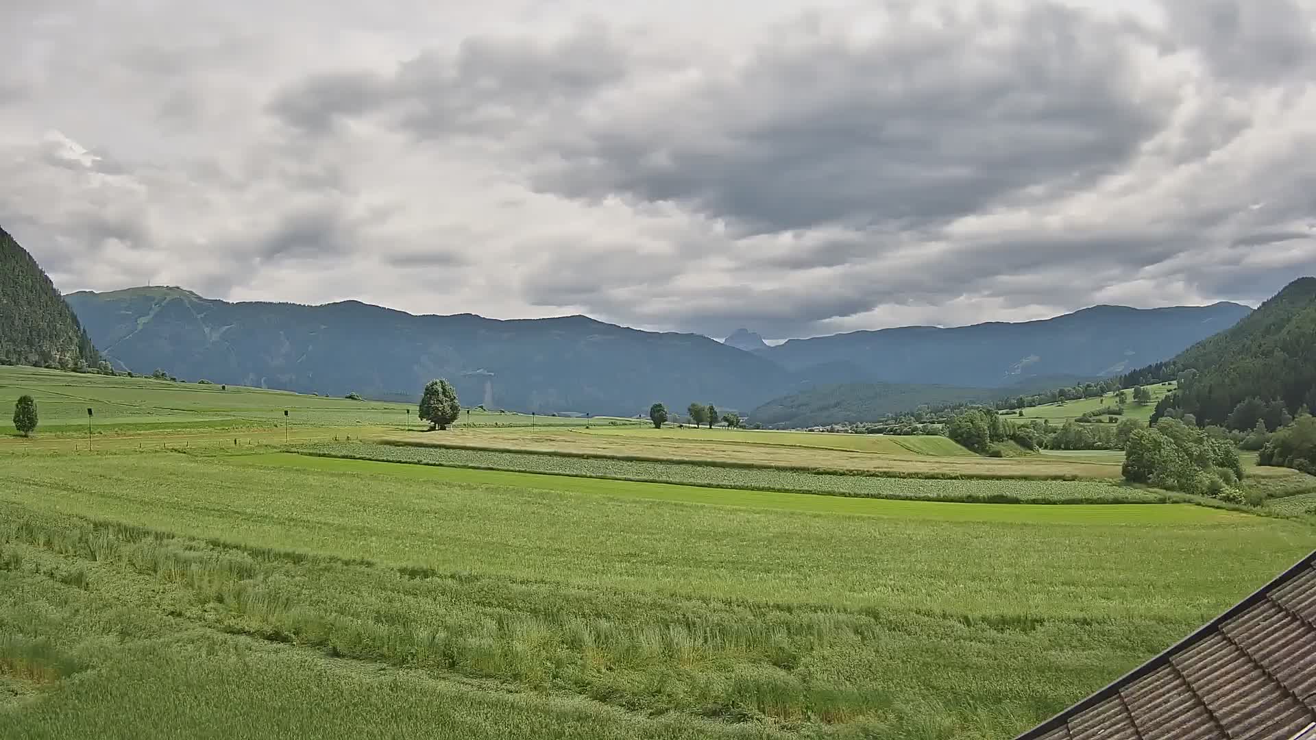 Gais | Vista desde la finca Winklerhof hacia Plan de Corones y los Dolomitas