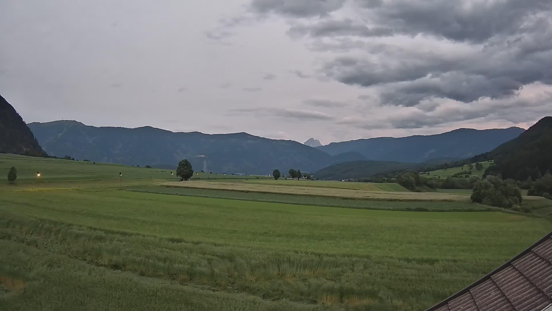 Gais | Vista desde la finca Winklerhof hacia Plan de Corones y los Dolomitas