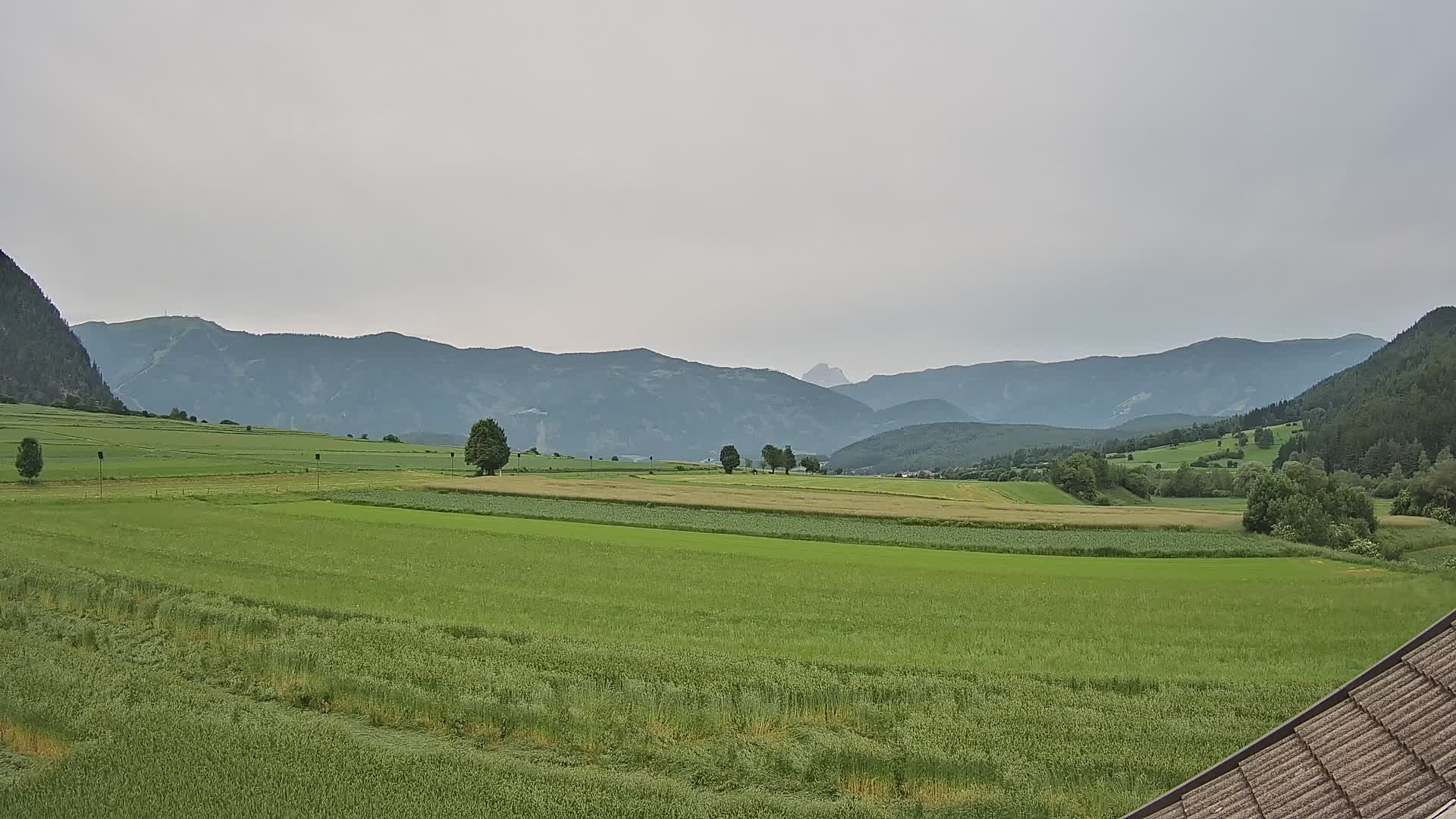 Gais | Vista desde la finca Winklerhof hacia Plan de Corones y los Dolomitas