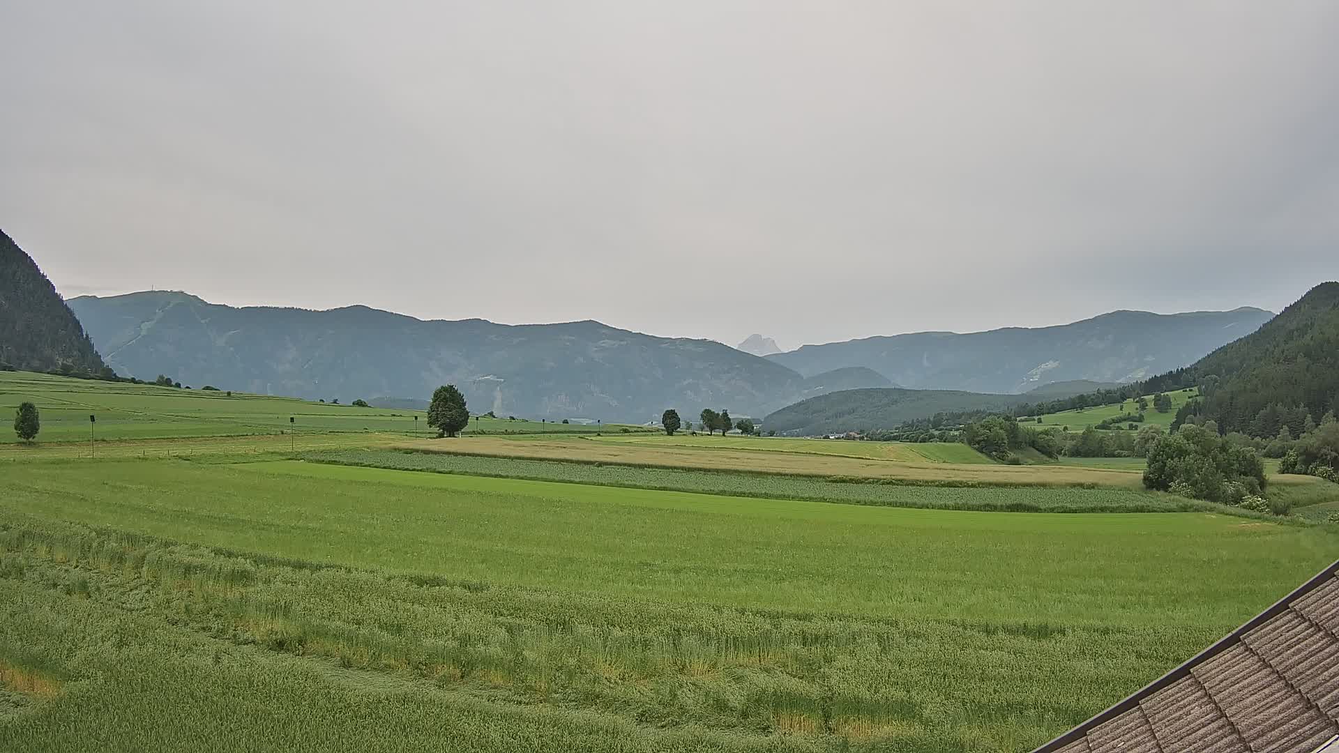 Gais | Vista desde la finca Winklerhof hacia Plan de Corones y los Dolomitas