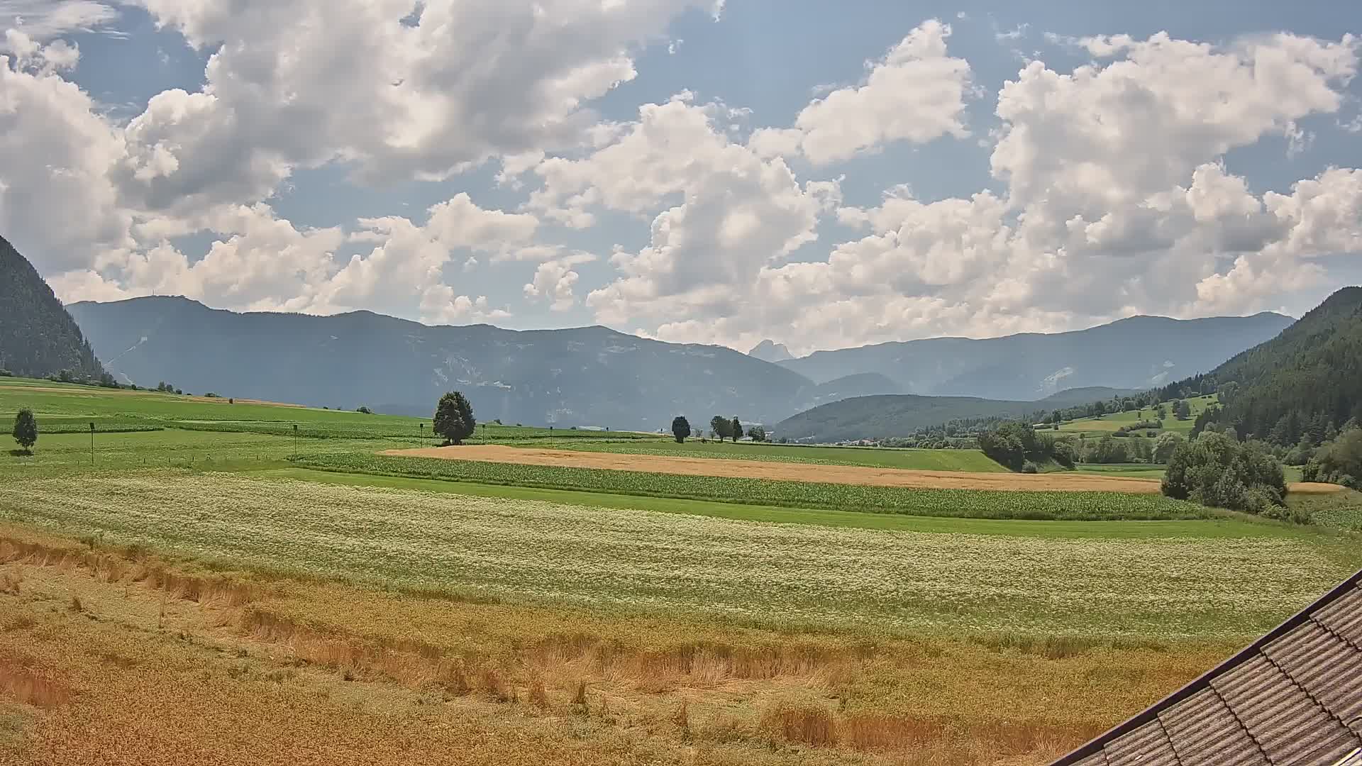 Gais | Vista desde la finca Winklerhof hacia Plan de Corones y los Dolomitas
