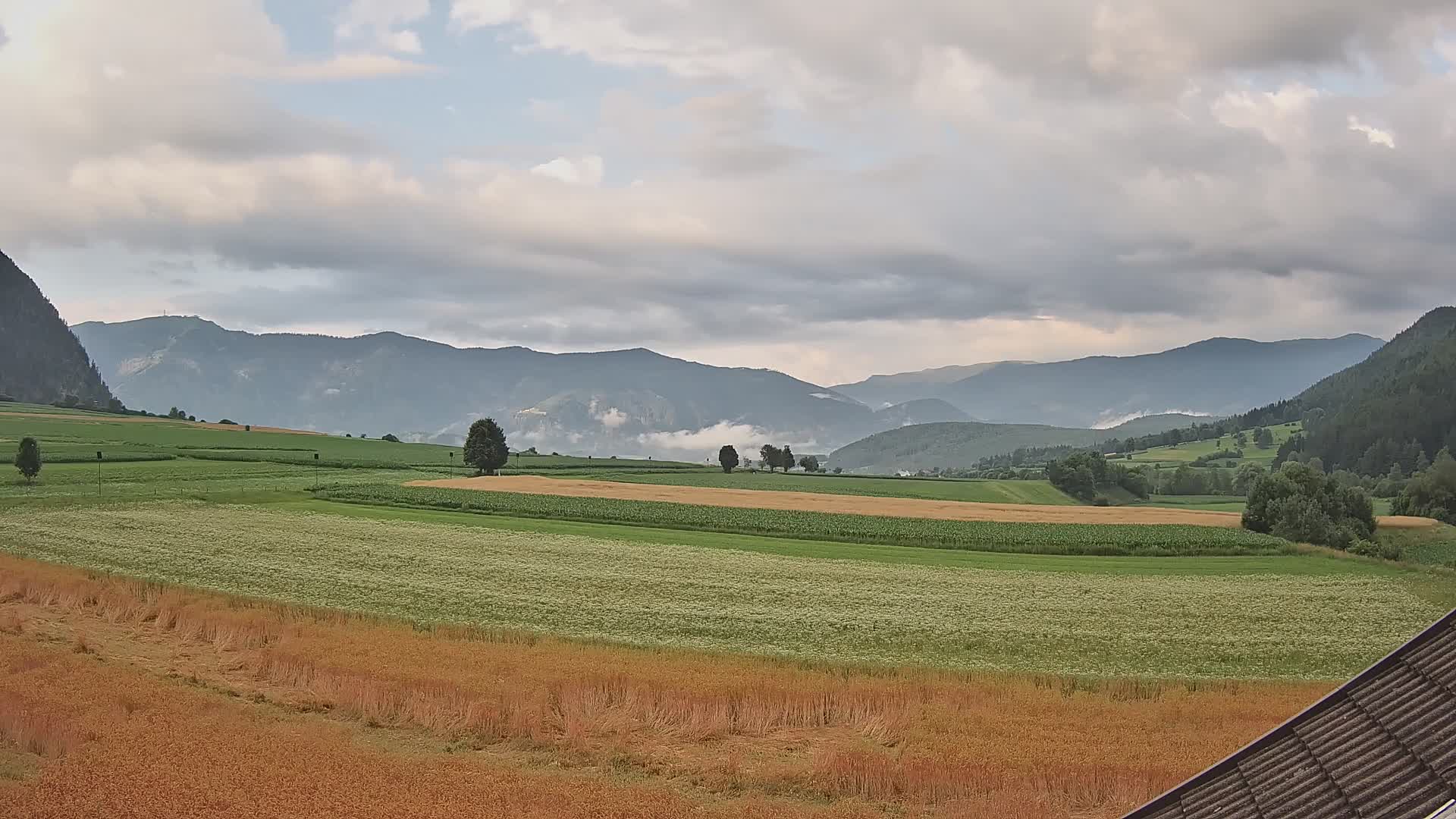 Gais | Vista desde la finca Winklerhof hacia Plan de Corones y los Dolomitas