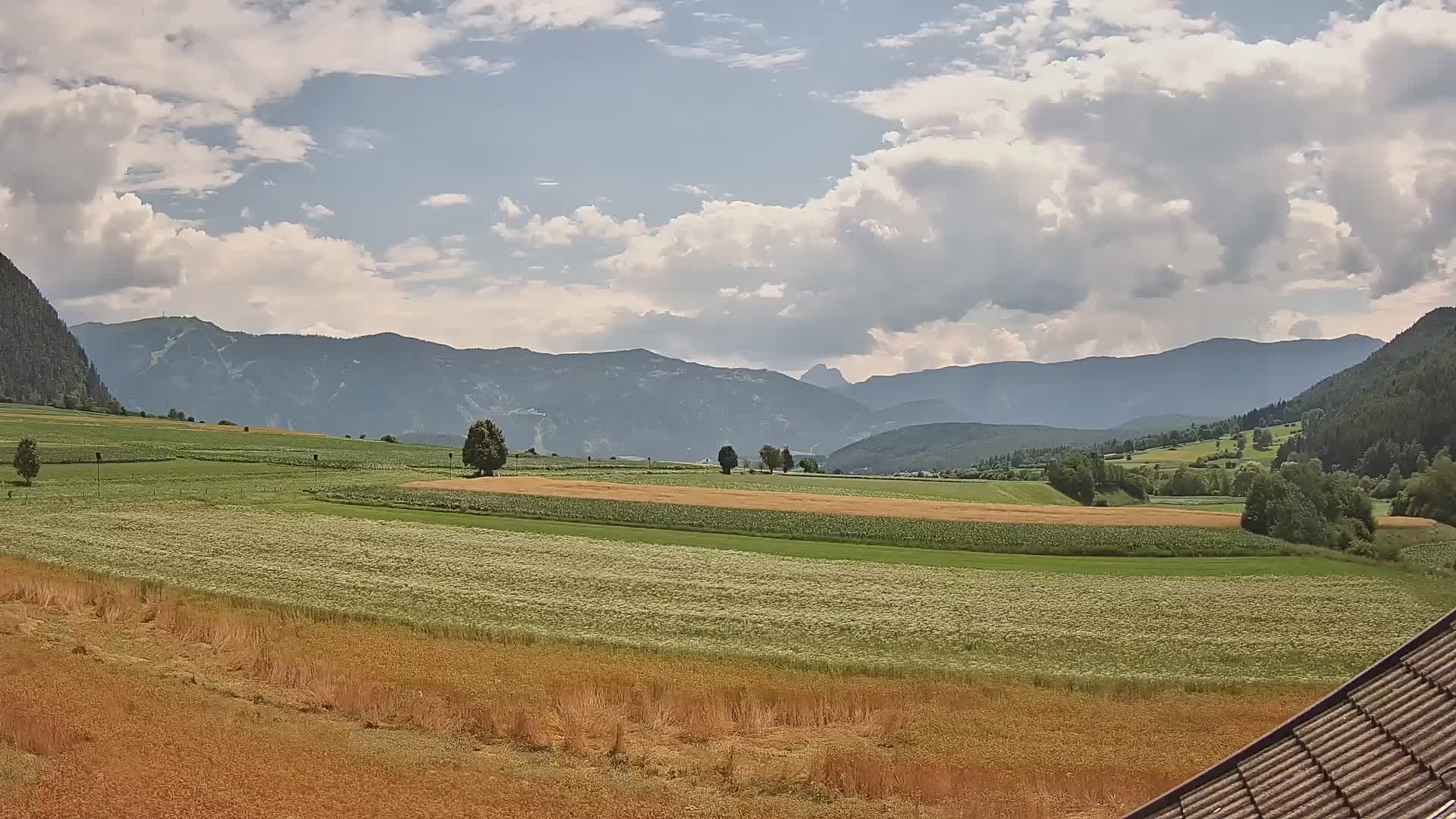 Gais | Vista desde la finca Winklerhof hacia Plan de Corones y los Dolomitas