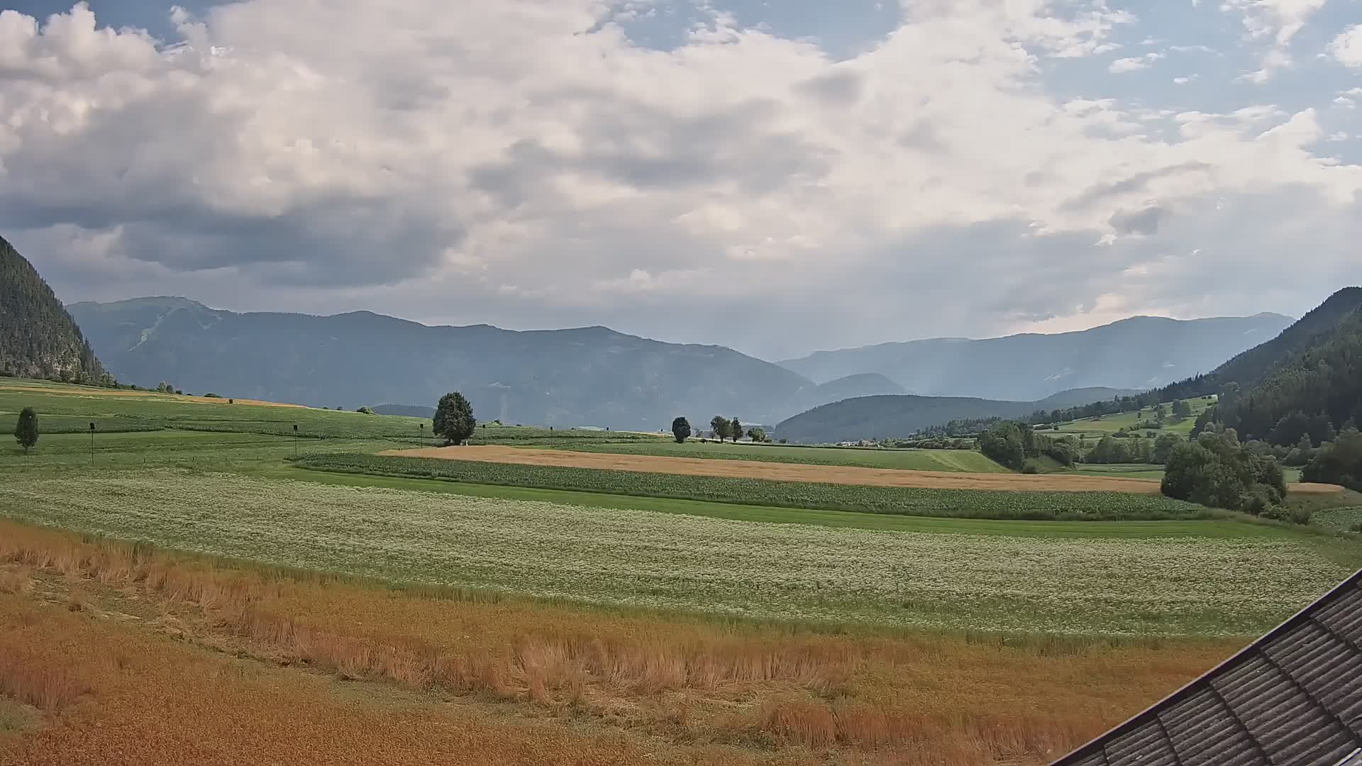 Gais | Blick vom Vintage Farm Winklerhof auf Kronplatz und Dolomiten