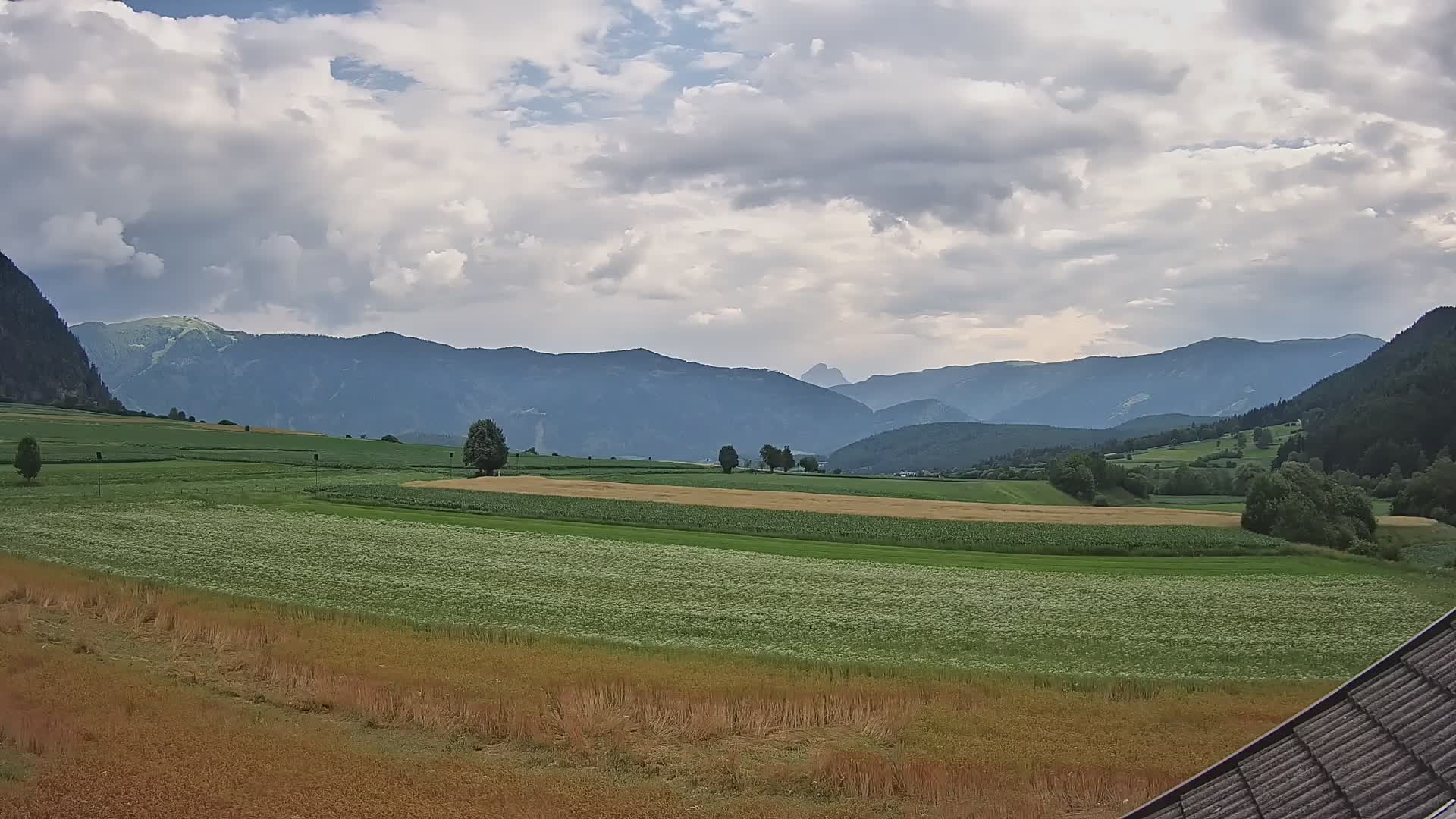 Gais | Blick vom Vintage Farm Winklerhof auf Kronplatz und Dolomiten
