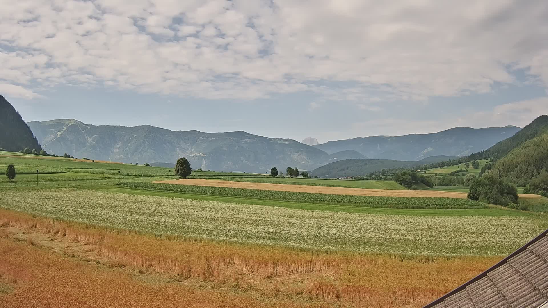 Gais | Vista desde la finca Winklerhof hacia Plan de Corones y los Dolomitas
