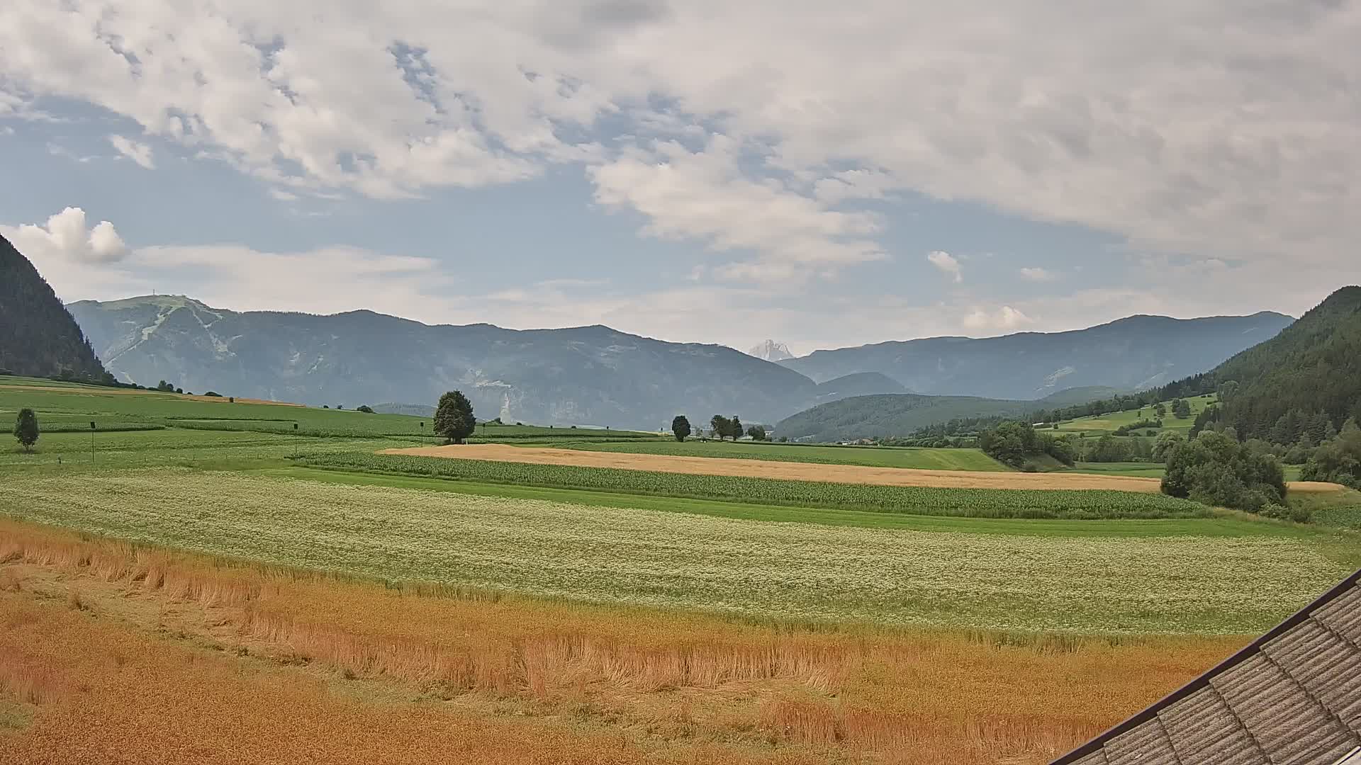 Gais | Vista desde la finca Winklerhof hacia Plan de Corones y los Dolomitas