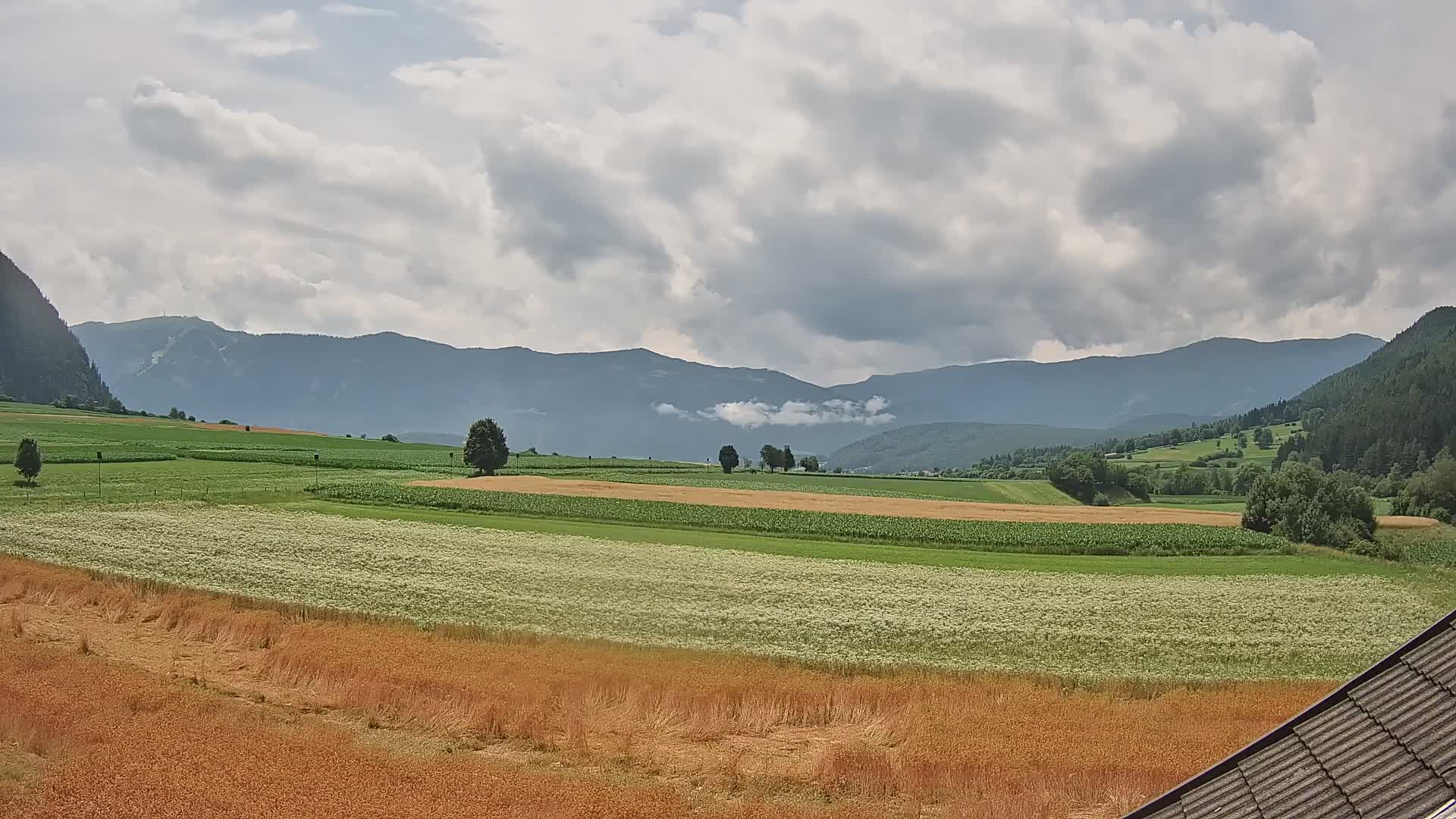 Gais | Vista desde la finca Winklerhof hacia Plan de Corones y los Dolomitas
