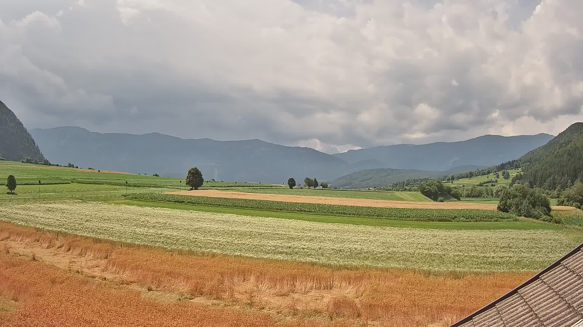 Gais | Blick vom Vintage Farm Winklerhof auf Kronplatz und Dolomiten