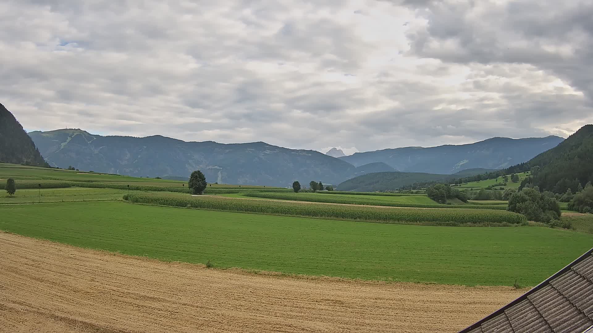 Gais | Vista desde la finca Winklerhof hacia Plan de Corones y los Dolomitas