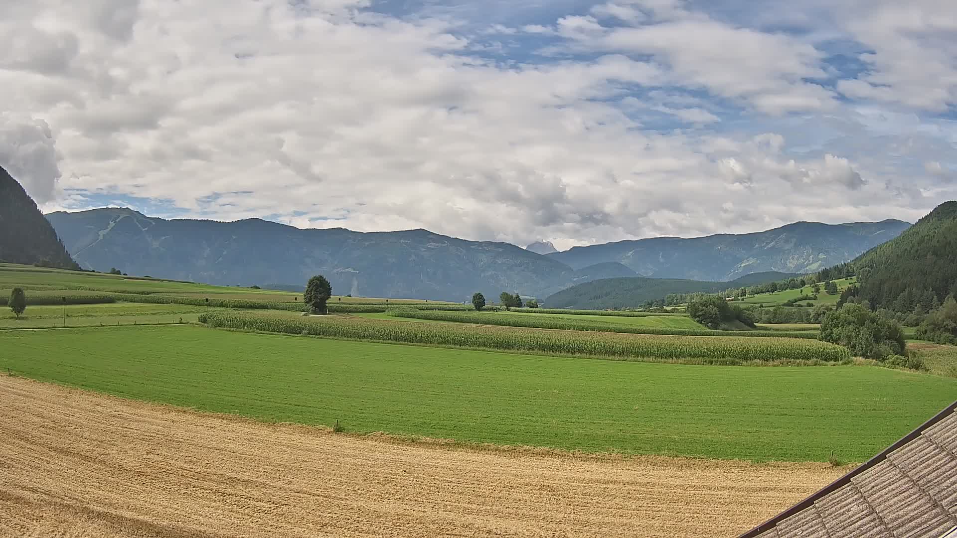 Gais | Vista desde la finca Winklerhof hacia Plan de Corones y los Dolomitas