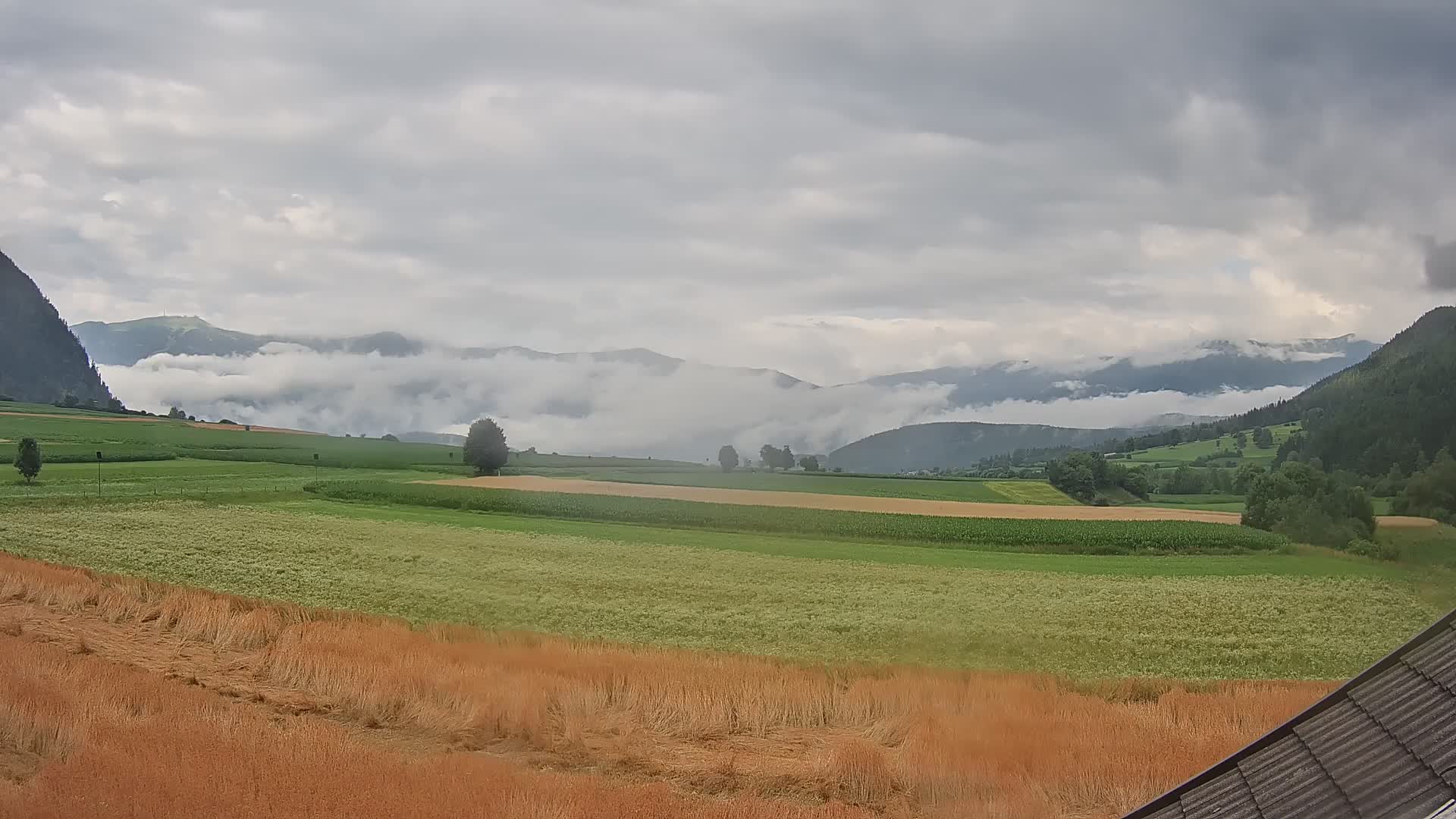 Gais | Vista dall’agriturismo Winklerhof verso Plan de Corones e le Dolomiti