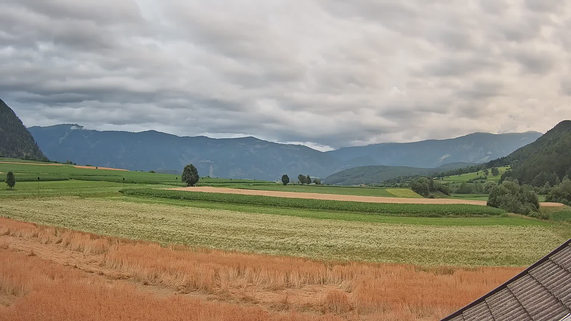 Gais | Vista desde la finca Winklerhof hacia Plan de Corones y los Dolomitas
