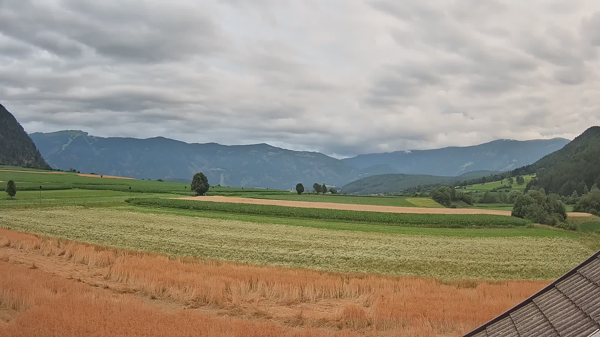 Gais | Vista desde la finca Winklerhof hacia Plan de Corones y los Dolomitas