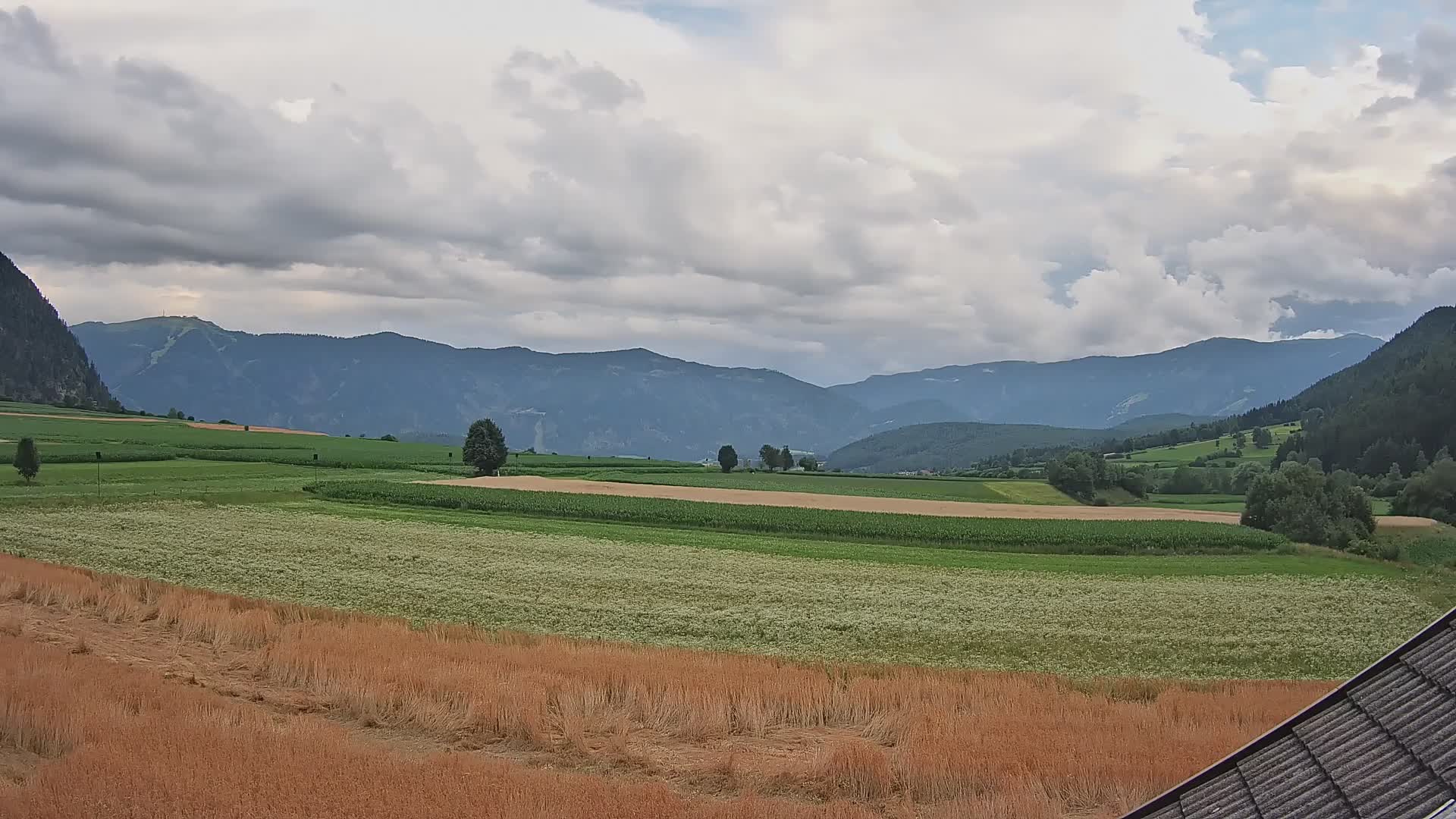 Gais | Vista desde la finca Winklerhof hacia Plan de Corones y los Dolomitas