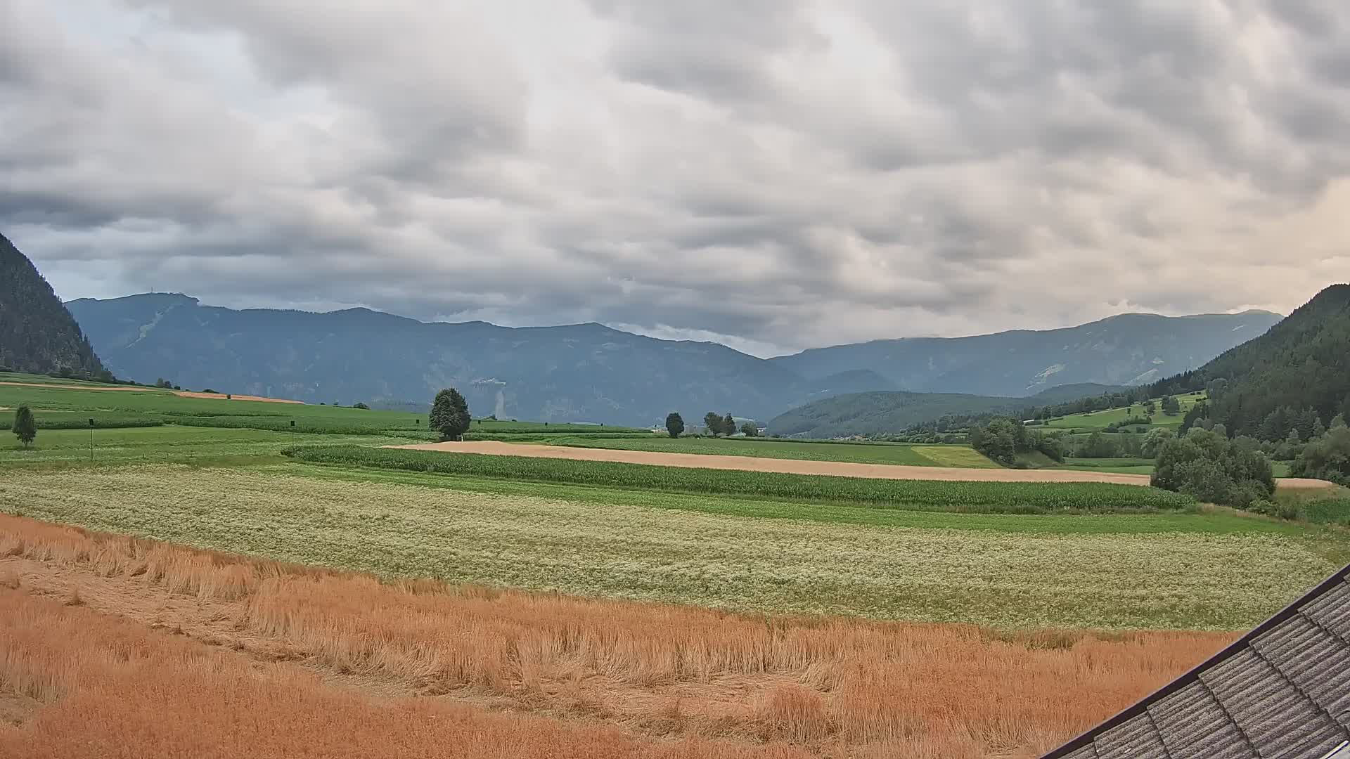 Gais | Vista desde la finca Winklerhof hacia Plan de Corones y los Dolomitas
