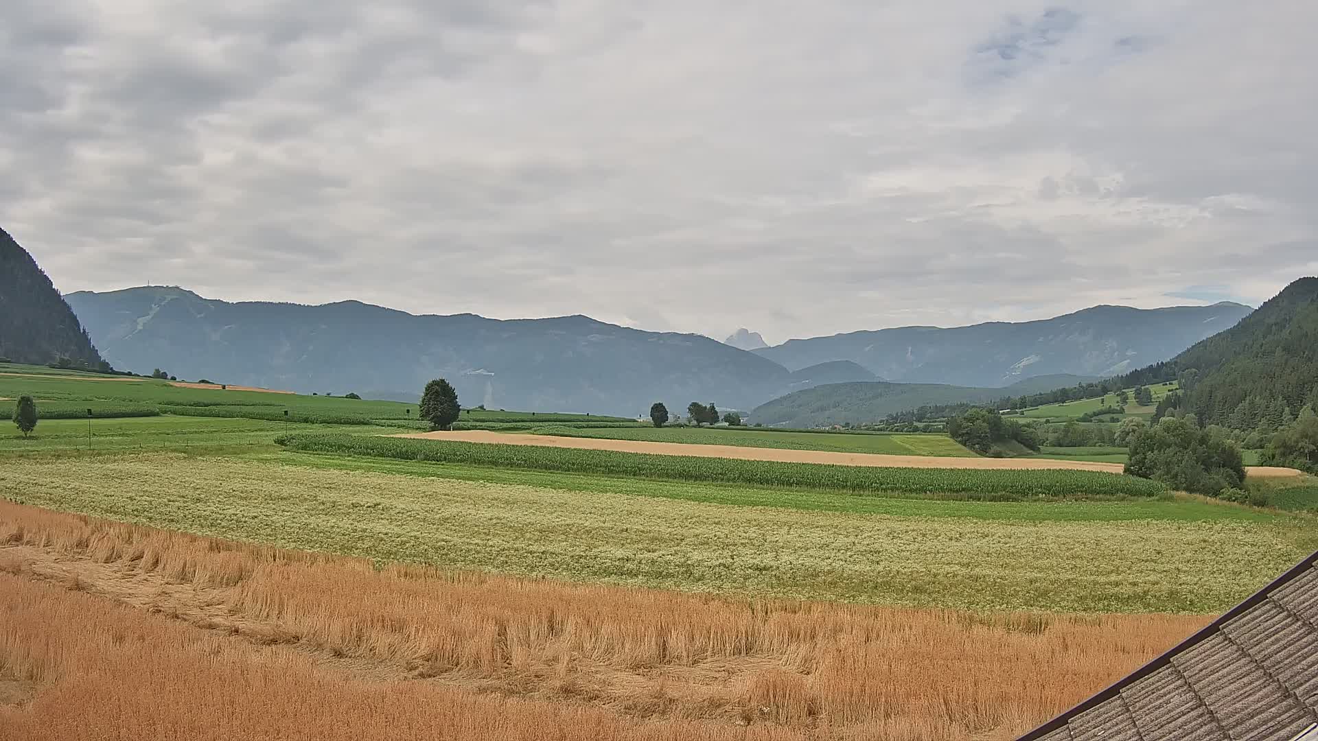 Gais | Vista desde la finca Winklerhof hacia Plan de Corones y los Dolomitas