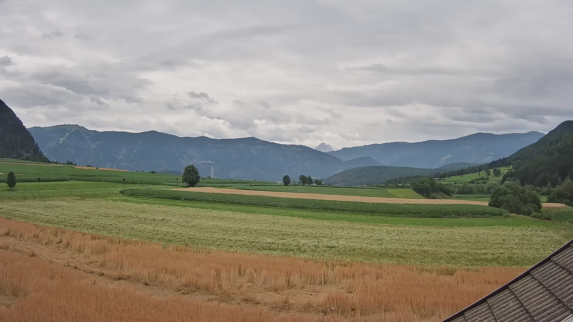 Gais | Vista desde la finca Winklerhof hacia Plan de Corones y los Dolomitas