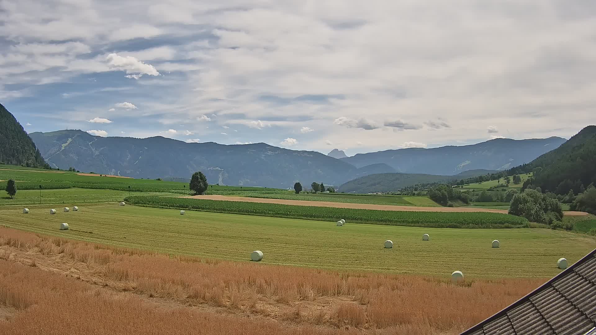 Gais | Blick vom Vintage Farm Winklerhof auf Kronplatz und Dolomiten