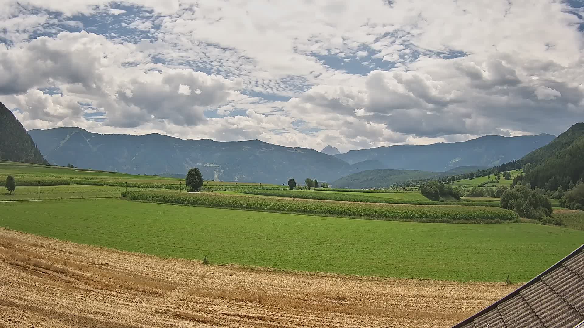 Gais | Vista desde la finca Winklerhof hacia Plan de Corones y los Dolomitas