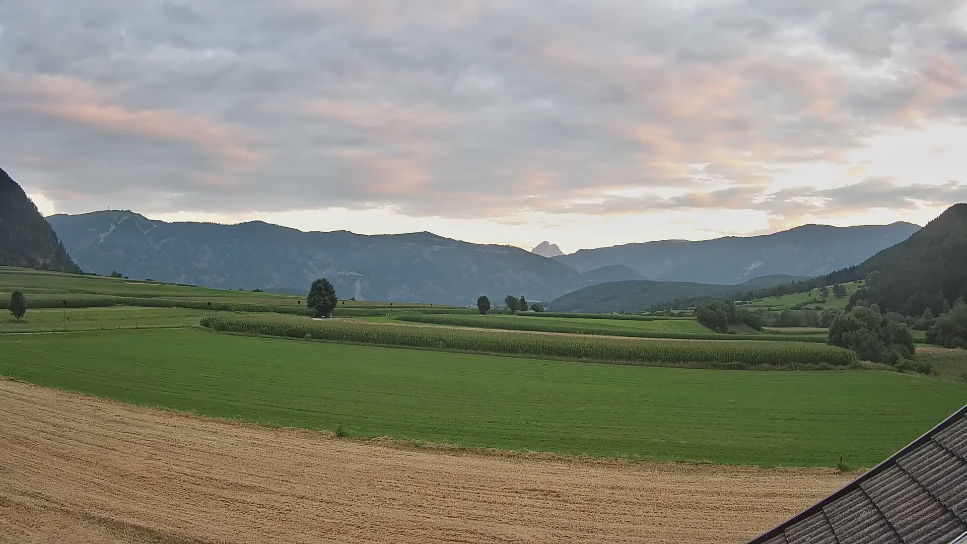Gais | Blick vom Vintage Farm Winklerhof auf Kronplatz und Dolomiten