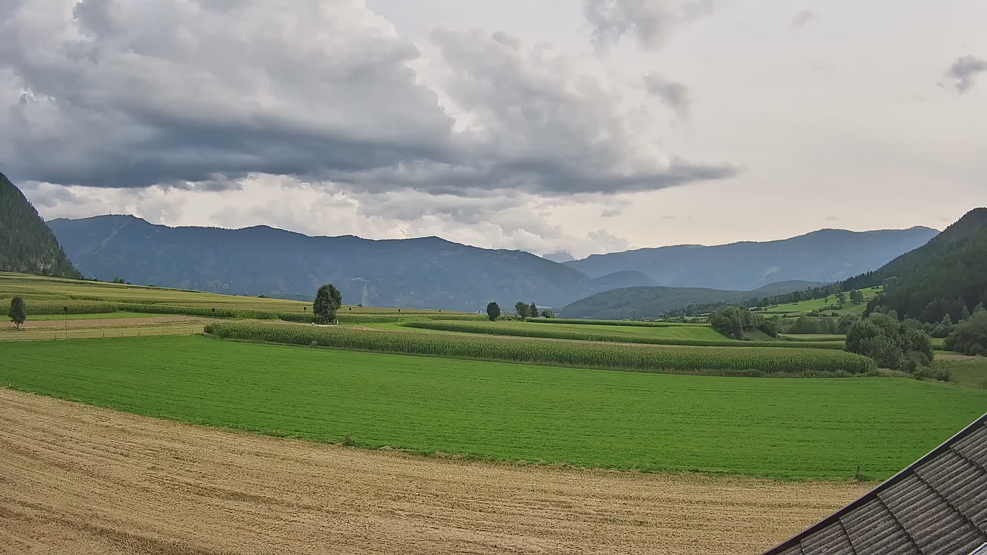 Gais | Blick vom Vintage Farm Winklerhof auf Kronplatz und Dolomiten