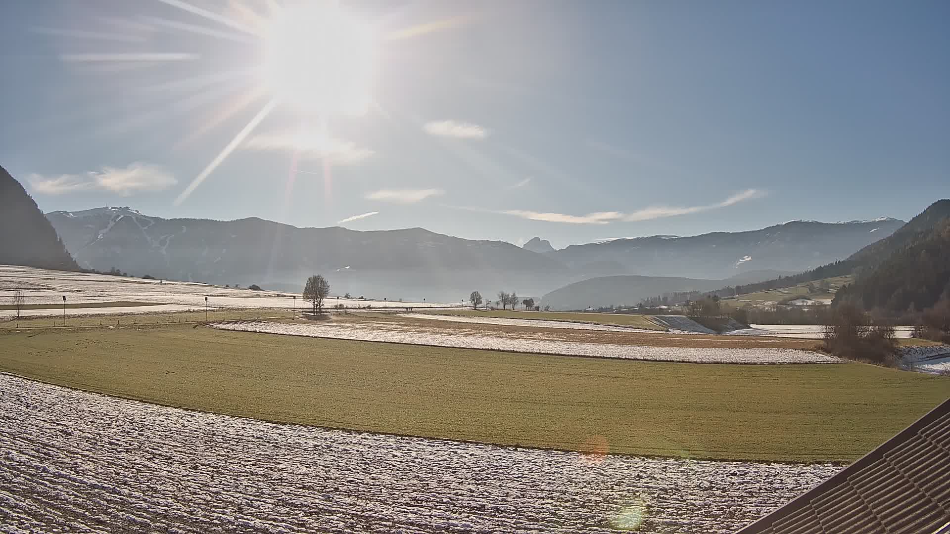 Gais | Vista dall’agriturismo Winklerhof verso Plan de Corones e le Dolomiti