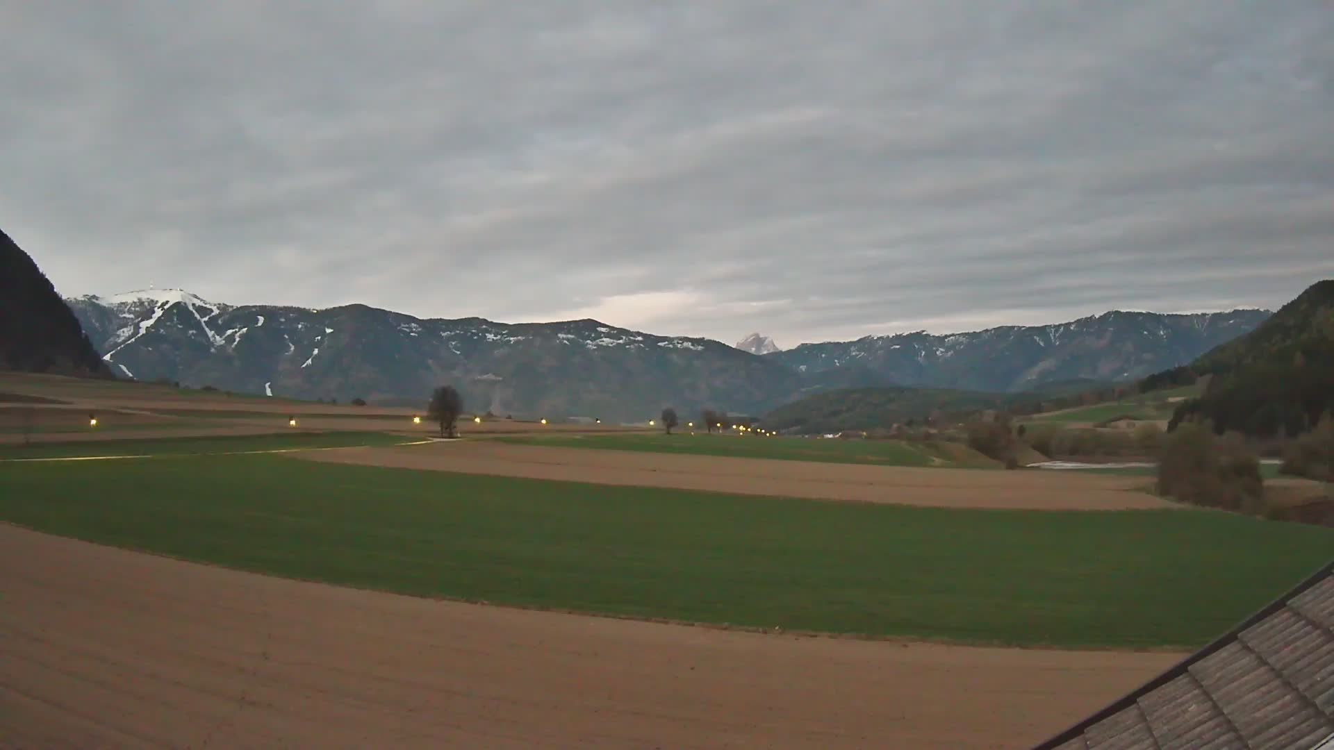 Gais | Pogled iz pansiona Winklerhof prema Kronplatzu i Dolomitim