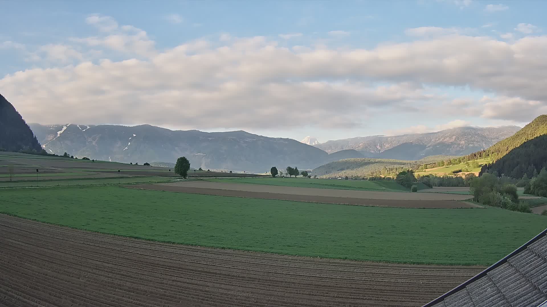 Gais | Vista desde la finca Winklerhof hacia Plan de Corones y los Dolomitas