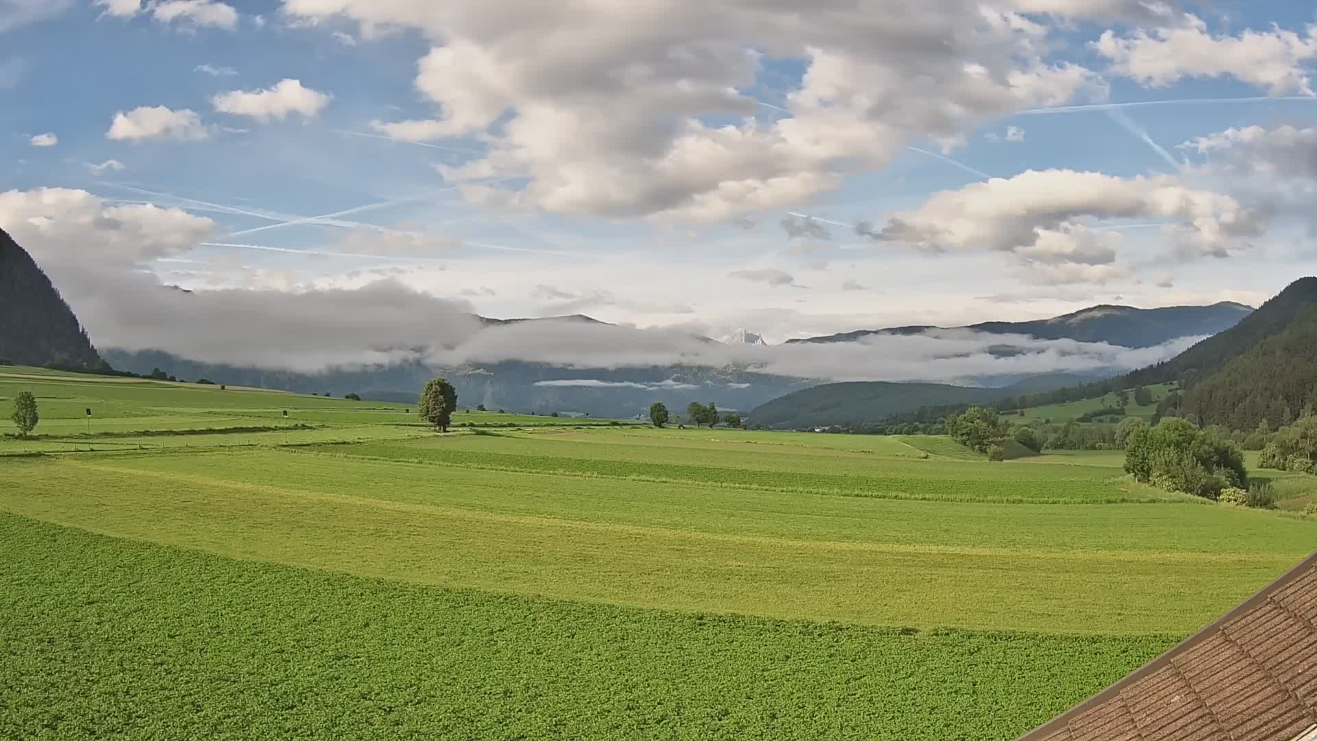 Gais | Vista dall’agriturismo Winklerhof verso Plan de Corones e le Dolomiti