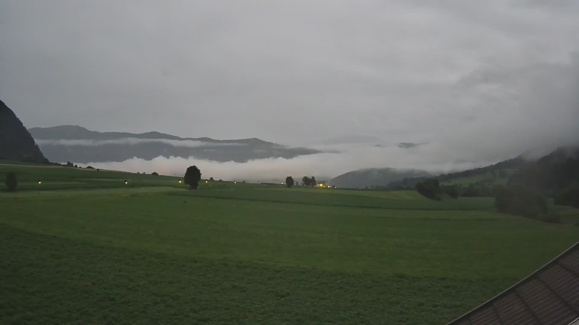 Gais | Vista dall’agriturismo Winklerhof verso Plan de Corones e le Dolomiti
