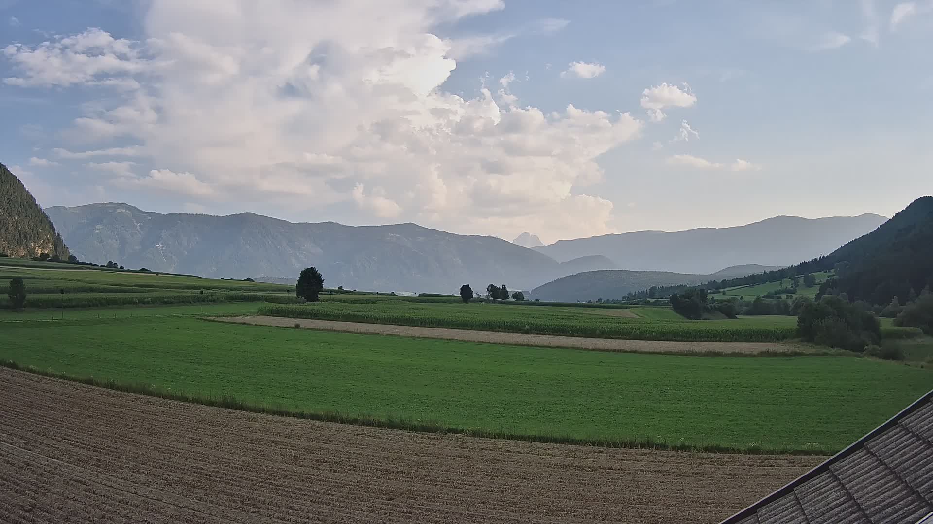 Gais | Blick vom Vintage Farm Winklerhof auf Kronplatz und Dolomiten